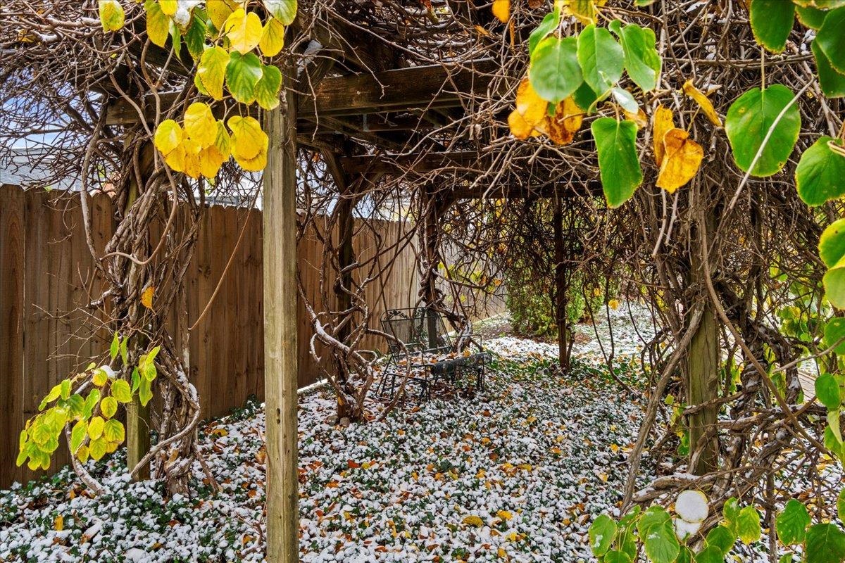 604 Ford Ave, Owensboro, Kentucky 42301, 4 Bedrooms Bedrooms, ,2 BathroomsBathrooms,Single Family Residence,For Sale,Ford Ave,93532