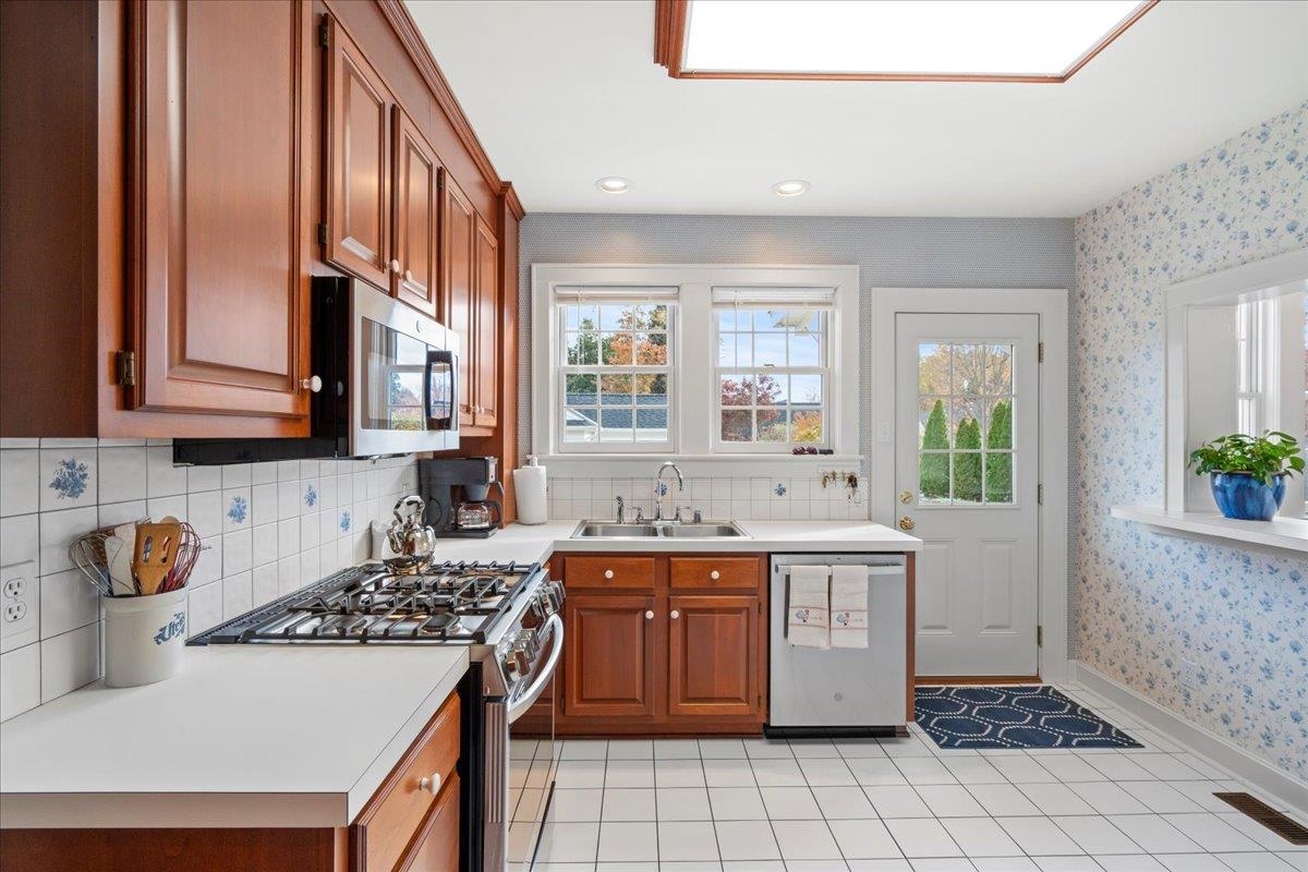 604 Ford Ave, Owensboro, Kentucky 42301, 4 Bedrooms Bedrooms, ,2 BathroomsBathrooms,Single Family Residence,For Sale,Ford Ave,93532