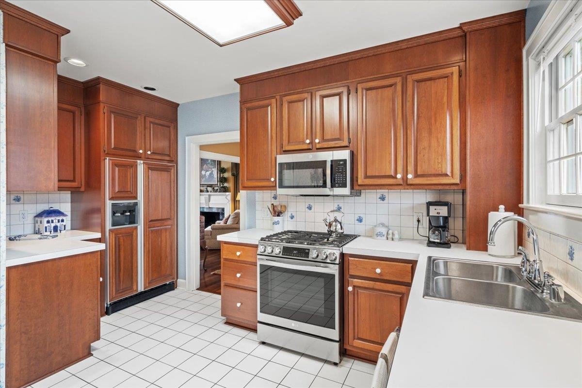 604 Ford Ave, Owensboro, Kentucky 42301, 4 Bedrooms Bedrooms, ,2 BathroomsBathrooms,Single Family Residence,For Sale,Ford Ave,93532