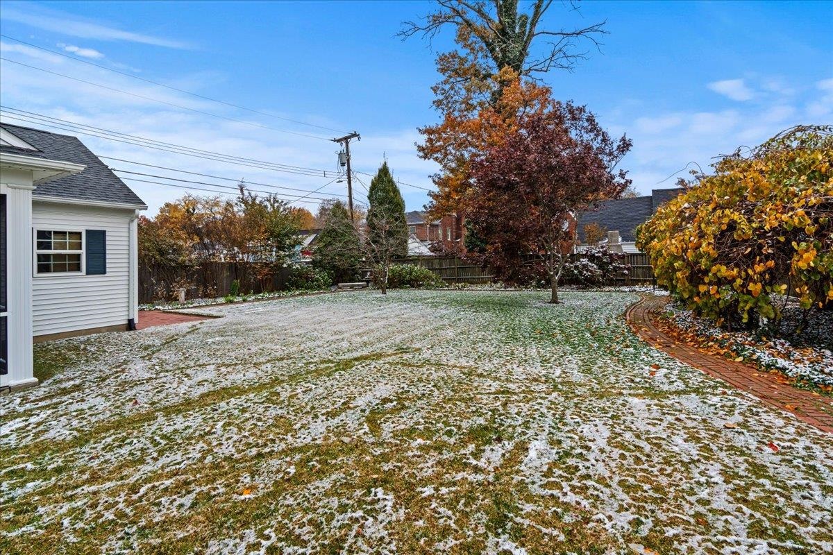 604 Ford Ave, Owensboro, Kentucky 42301, 4 Bedrooms Bedrooms, ,2 BathroomsBathrooms,Single Family Residence,For Sale,Ford Ave,93532