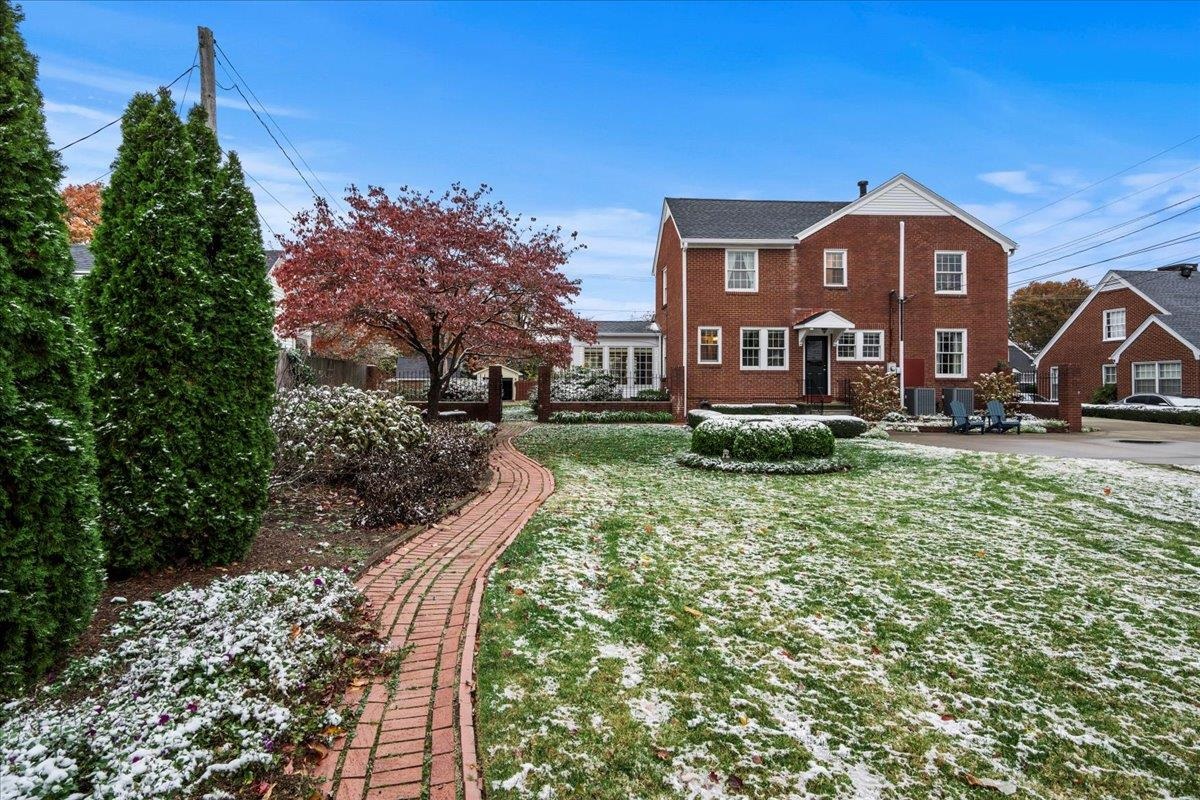 604 Ford Ave, Owensboro, Kentucky 42301, 4 Bedrooms Bedrooms, ,2 BathroomsBathrooms,Single Family Residence,For Sale,Ford Ave,93532