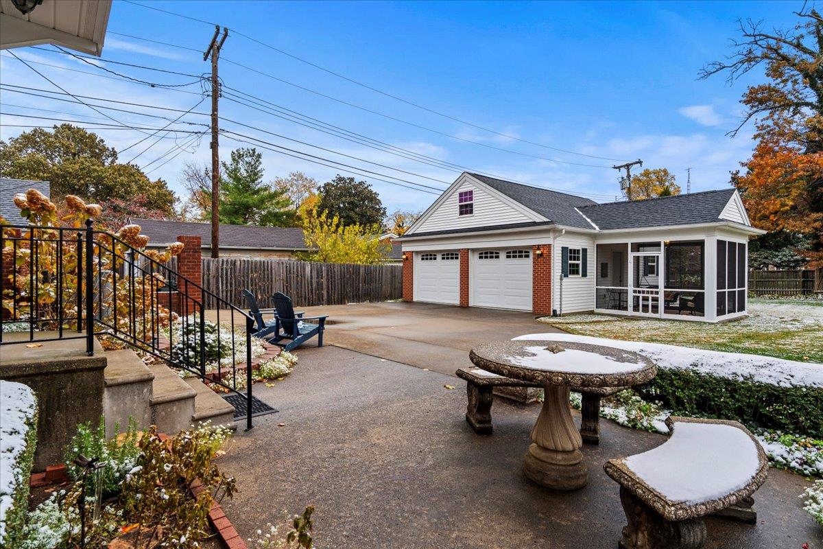 604 Ford Ave, Owensboro, Kentucky 42301, 4 Bedrooms Bedrooms, ,2 BathroomsBathrooms,Single Family Residence,For Sale,Ford Ave,93532