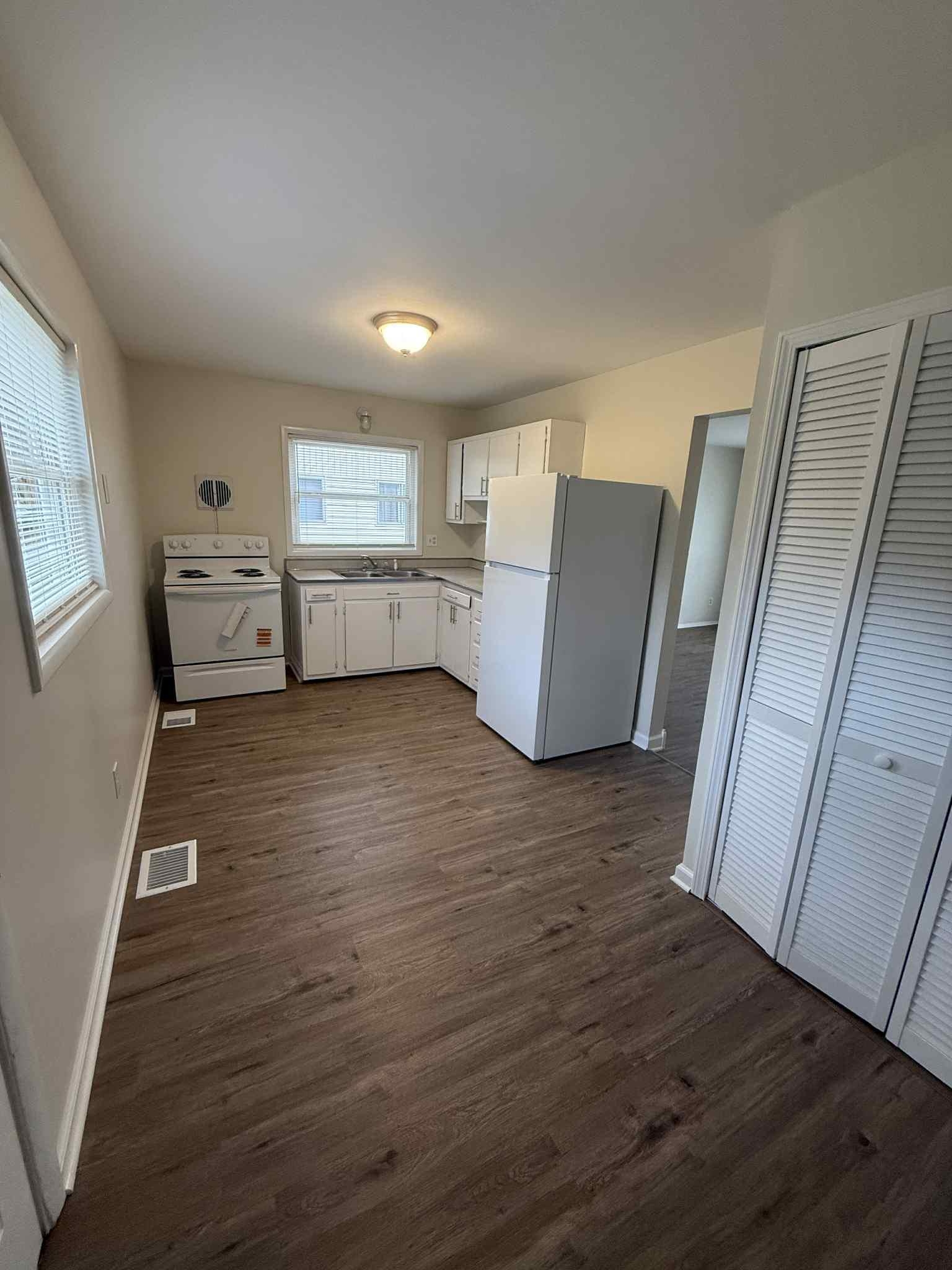 3832 Jefferson St, Owensboro, Kentucky 42303-7209, 3 Bedrooms Bedrooms, ,1 BathroomBathrooms,Single Family Residence,For Sale,Jefferson St,93538