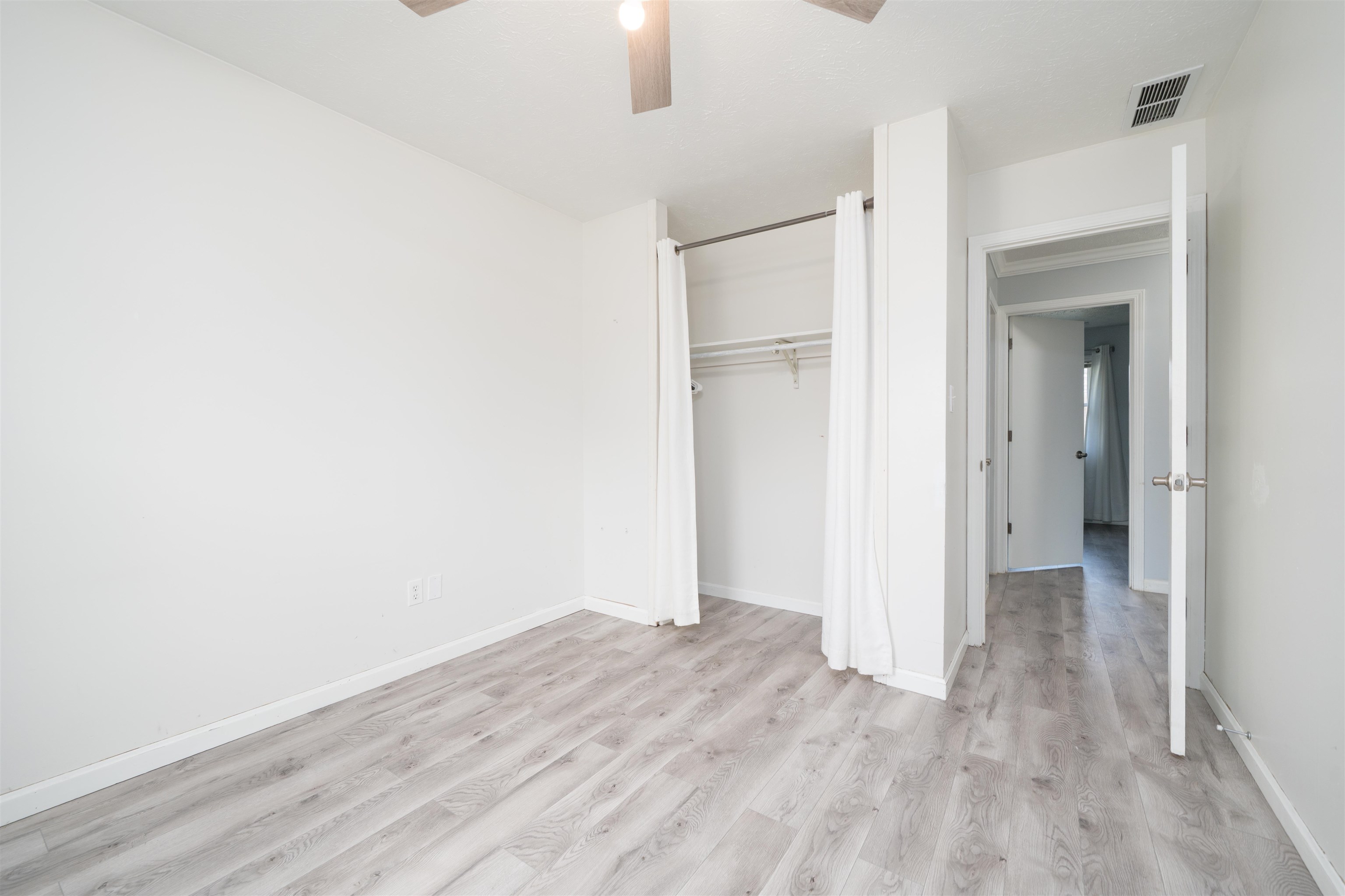 4713 Kings Mill Dr, Owensboro, Kentucky 42303, 3 Bedrooms Bedrooms, ,1 BathroomBathrooms,Single Family Residence,For Sale,Kings Mill Dr,93558