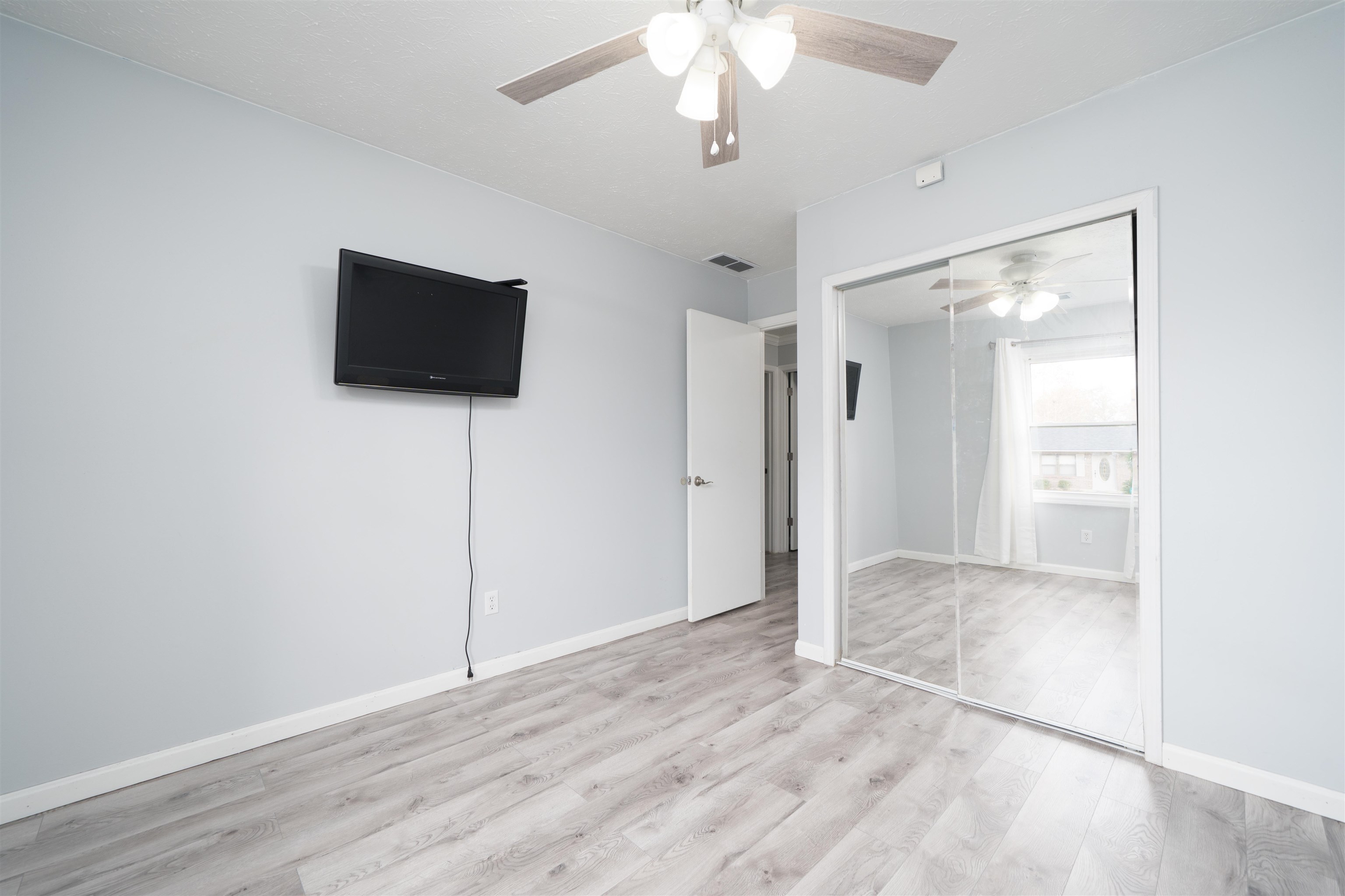 4713 Kings Mill Dr, Owensboro, Kentucky 42303, 3 Bedrooms Bedrooms, ,1 BathroomBathrooms,Single Family Residence,For Sale,Kings Mill Dr,93558