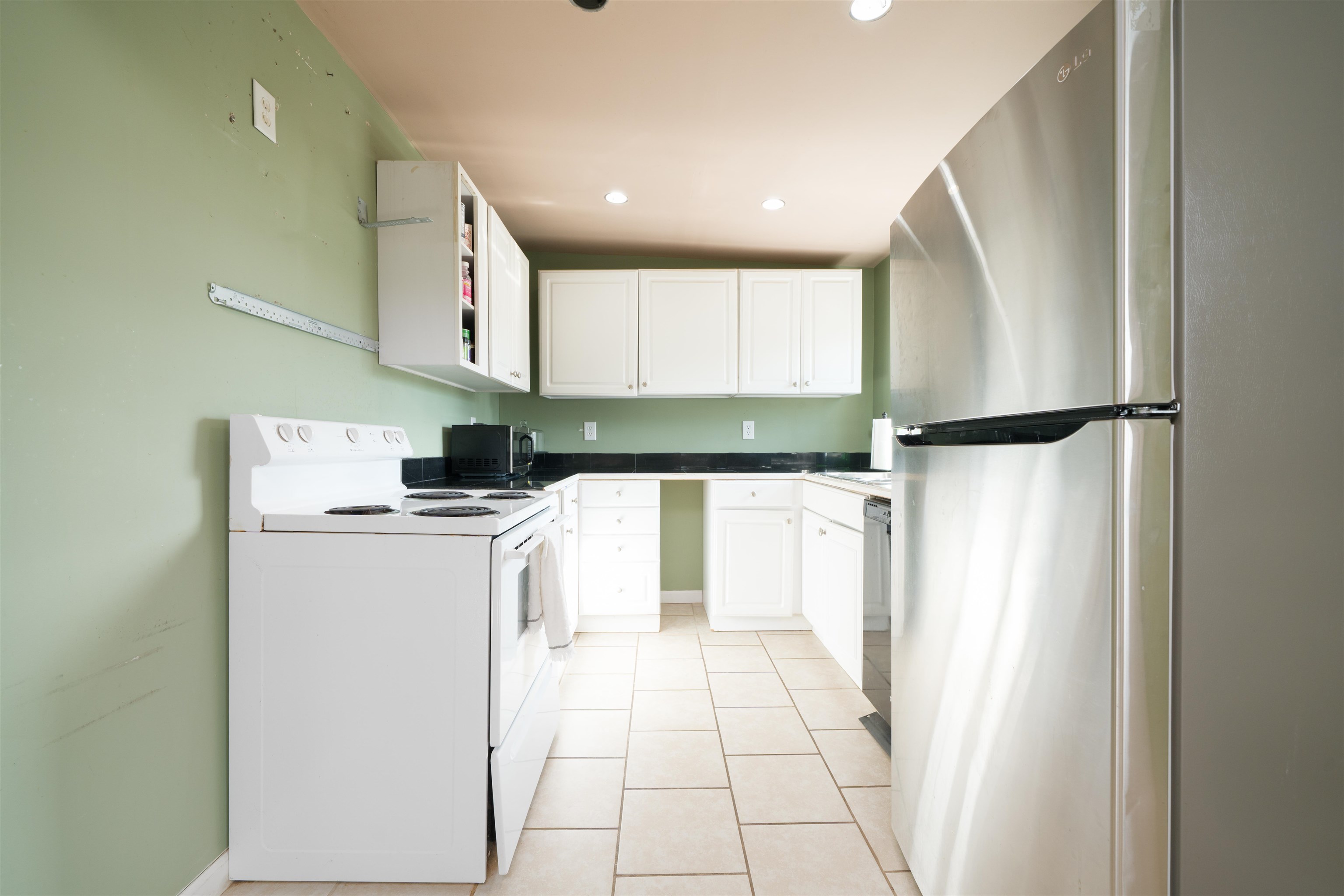 206 E 22nd Street, Owensboro, Kentucky 42303, 2 Bedrooms Bedrooms, ,1 BathroomBathrooms,Single Family Residence,For Sale,E 22nd Street,93560