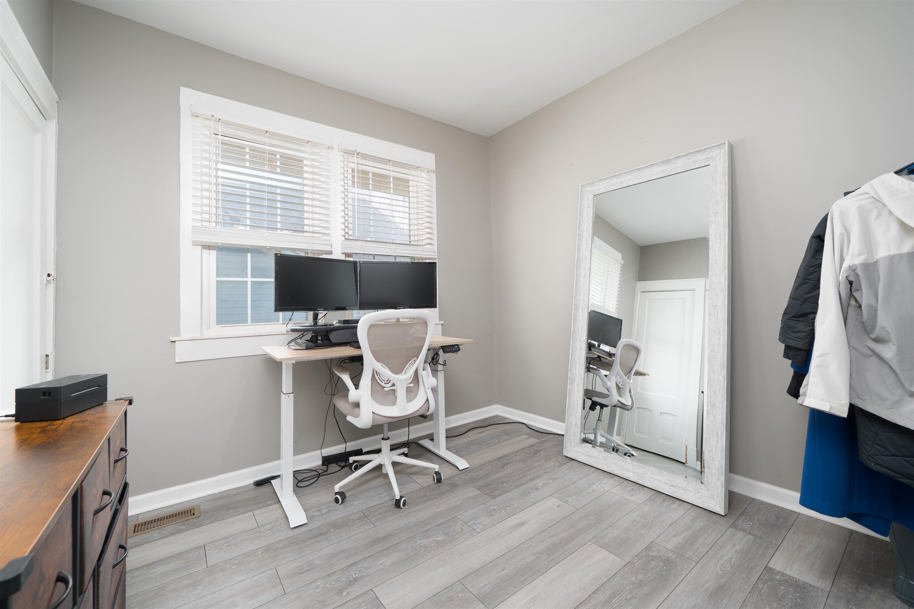 206 E 22nd Street, Owensboro, Kentucky 42303, 2 Bedrooms Bedrooms, ,1 BathroomBathrooms,Single Family Residence,For Sale,E 22nd Street,93560