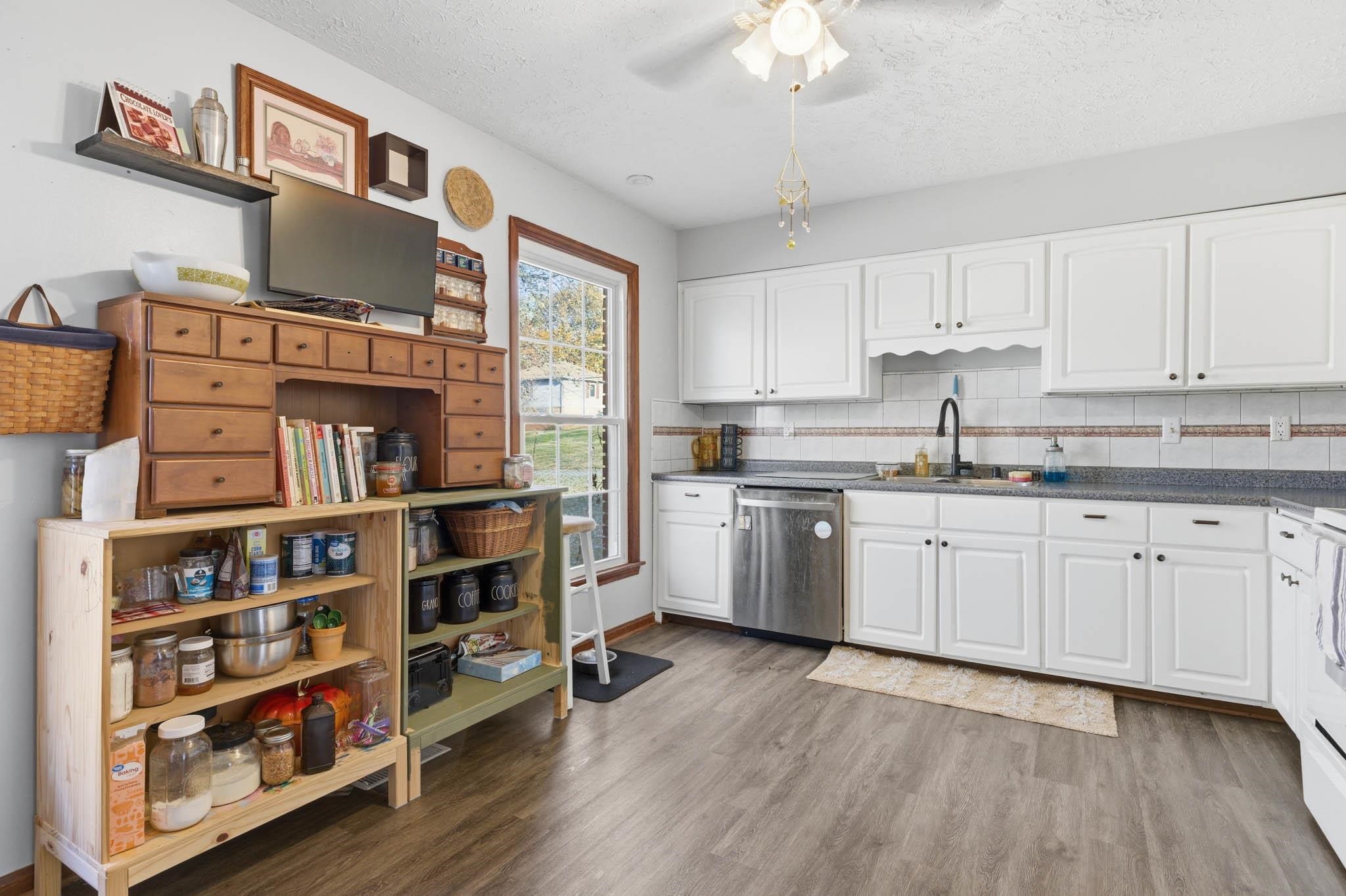 8552 Highway 1078 N, Henderson, Kentucky 42420, 5 Bedrooms Bedrooms, ,2 BathroomsBathrooms,Single Family Residence,For Sale,Highway 1078 N,93581