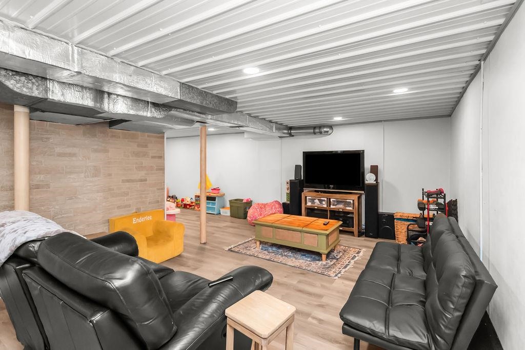 9935 Sauer Lane, Stanley, Kentucky 42301, 3 Bedrooms Bedrooms, ,2 BathroomsBathrooms,Single Family Residence,For Sale,Sauer Lane,93588