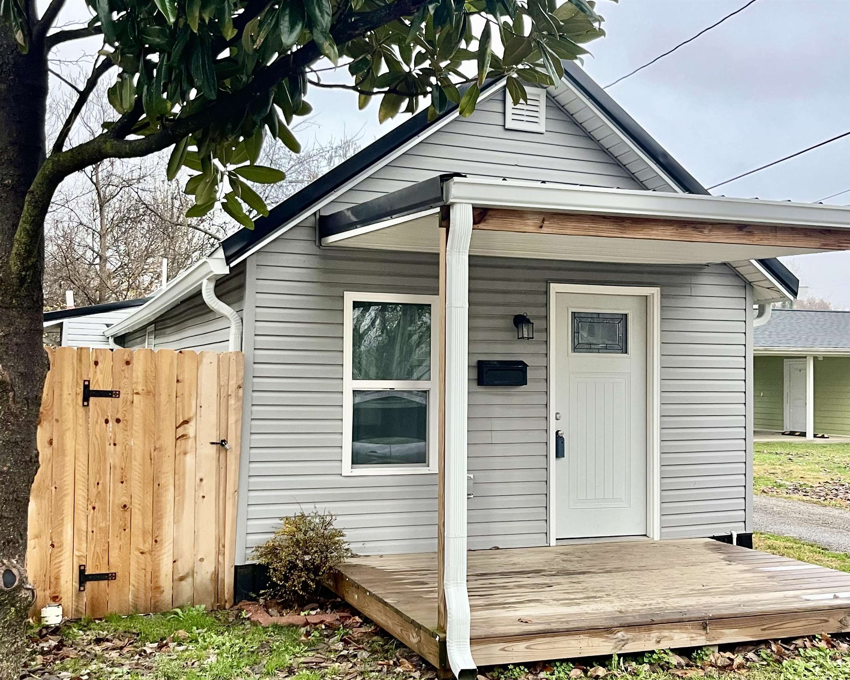 511 Omega Street, Owensboro, Kentucky 42301, 1 Bedroom Bedrooms, ,1 BathroomBathrooms,Single Family Residence,For Sale,Omega Street,93599