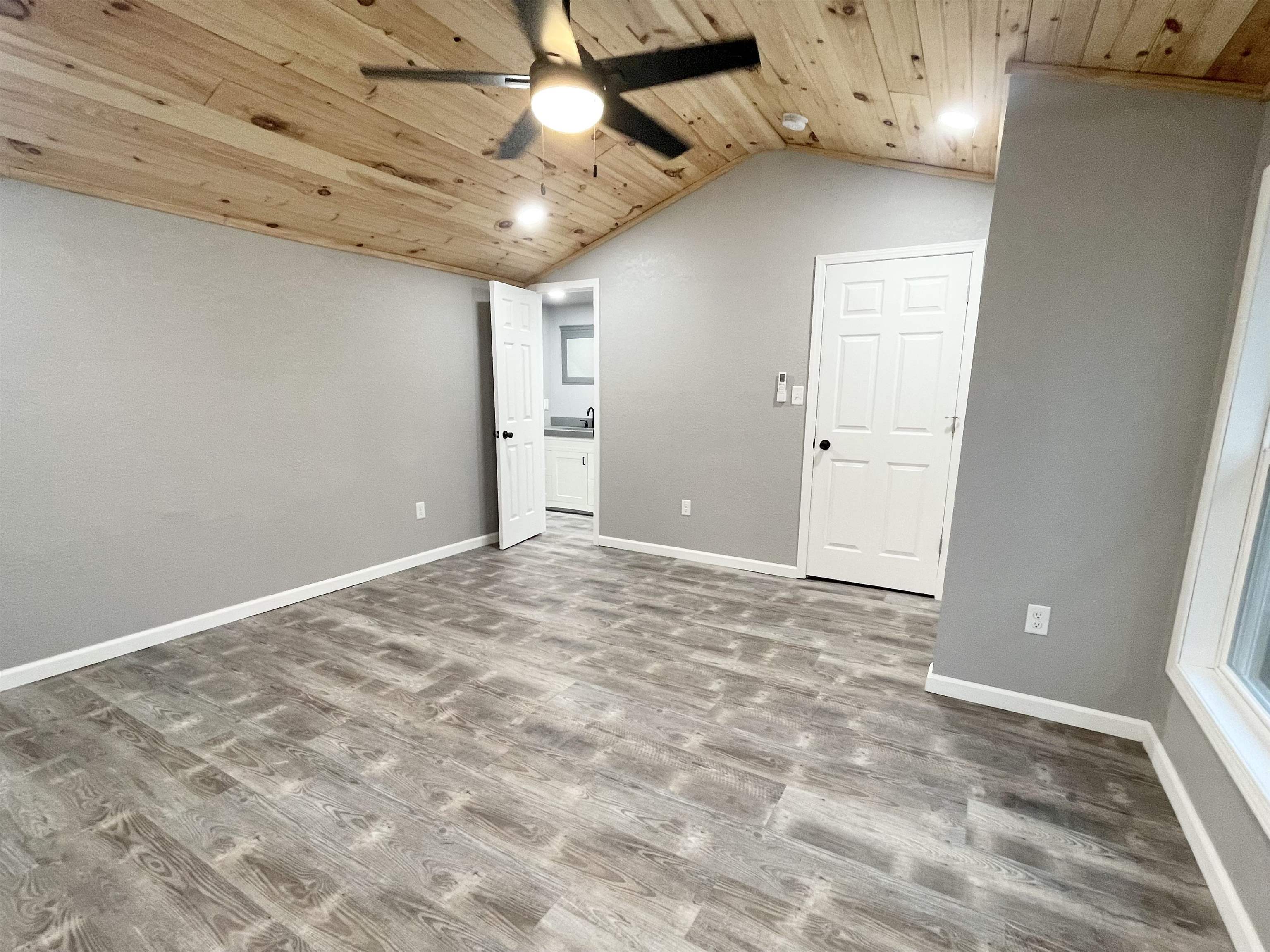 511 Omega Street, Owensboro, Kentucky 42301, 1 Bedroom Bedrooms, ,1 BathroomBathrooms,Single Family Residence,For Sale,Omega Street,93599