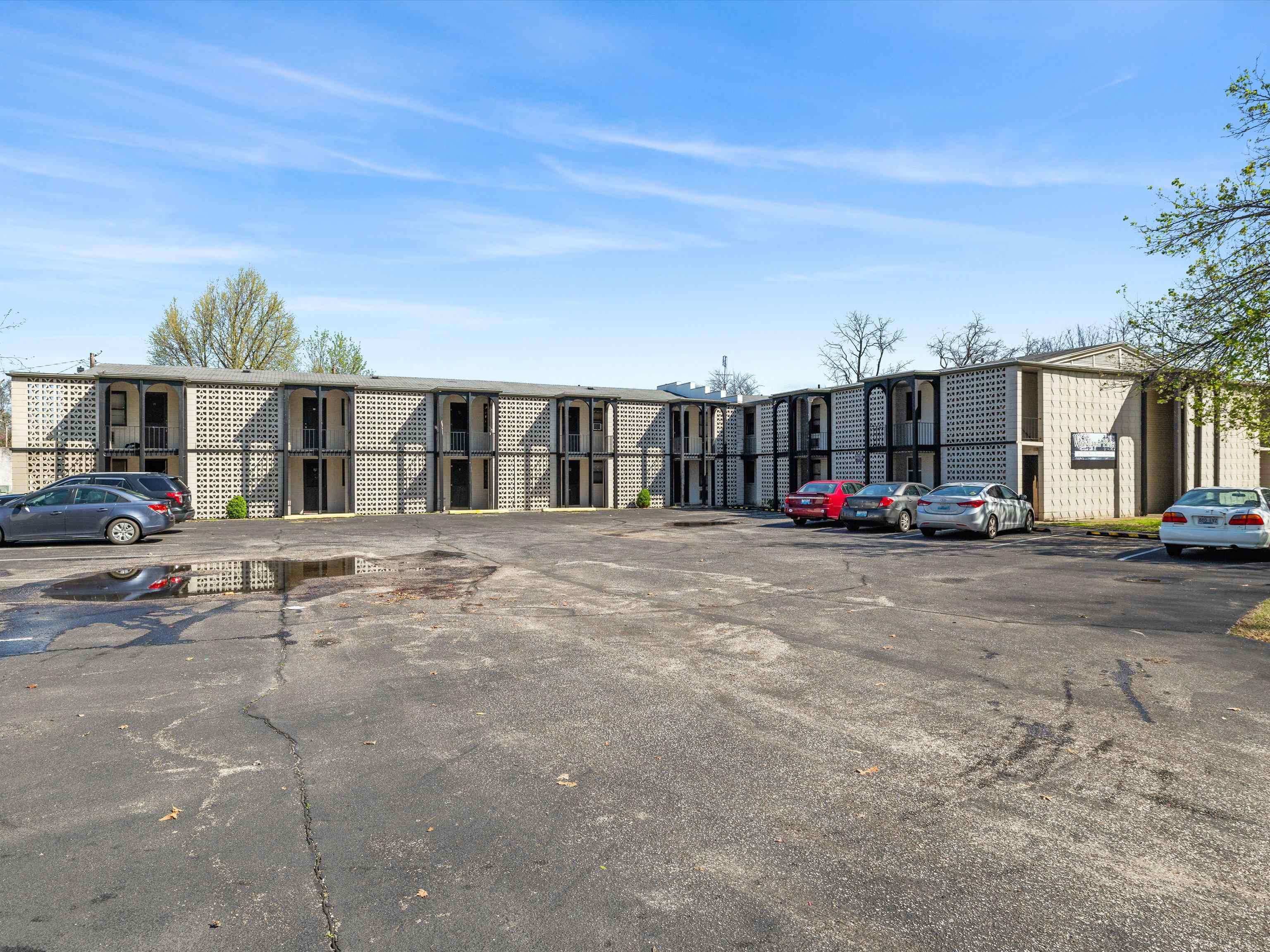 1001 Parrish Avenue, Owensboro, Kentucky 42301, ,Multifamily,For Sale,Parrish Avenue,93600