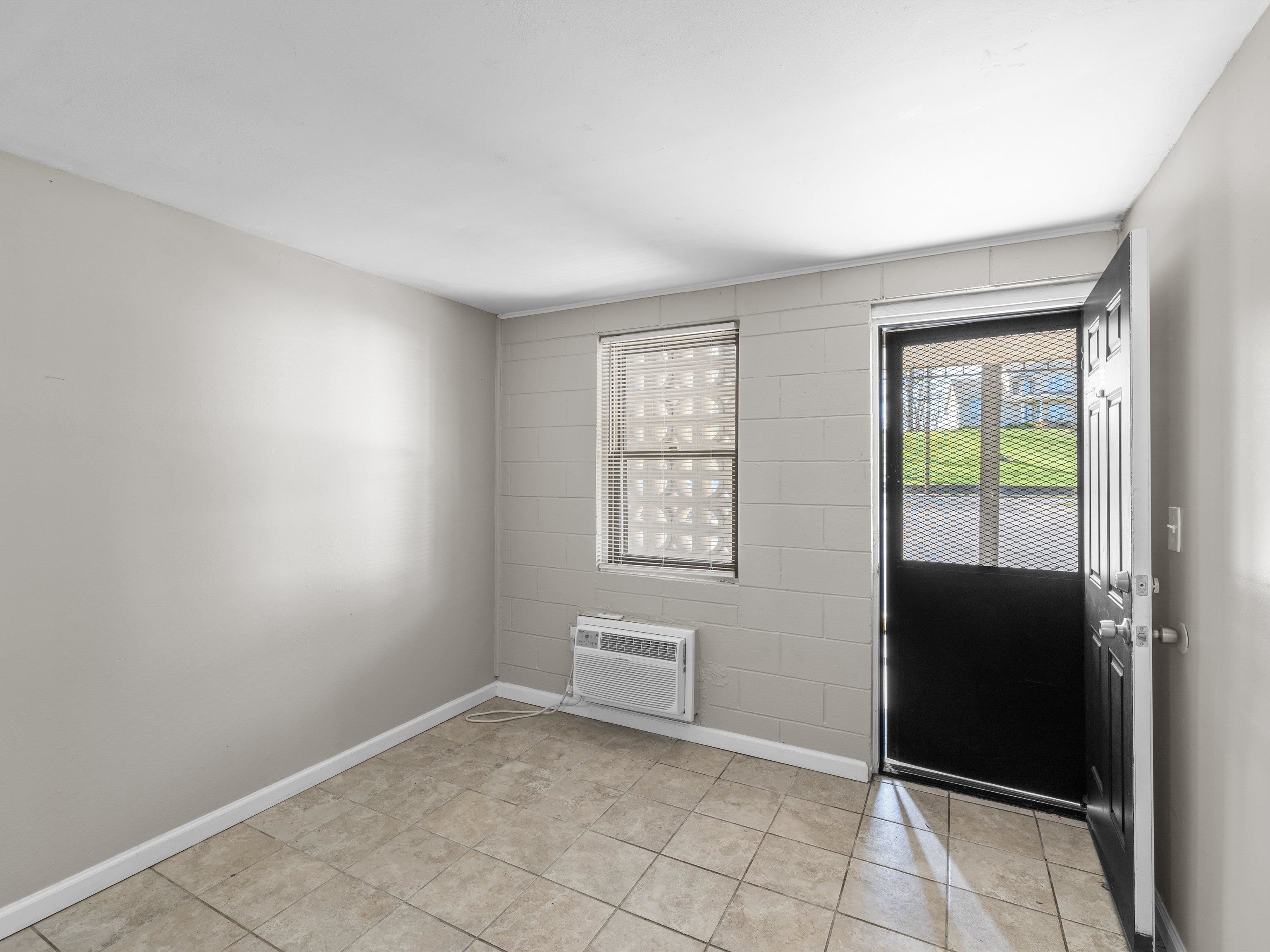 1001 Parrish Avenue, Owensboro, Kentucky 42301, ,Multifamily,For Sale,Parrish Avenue,93600