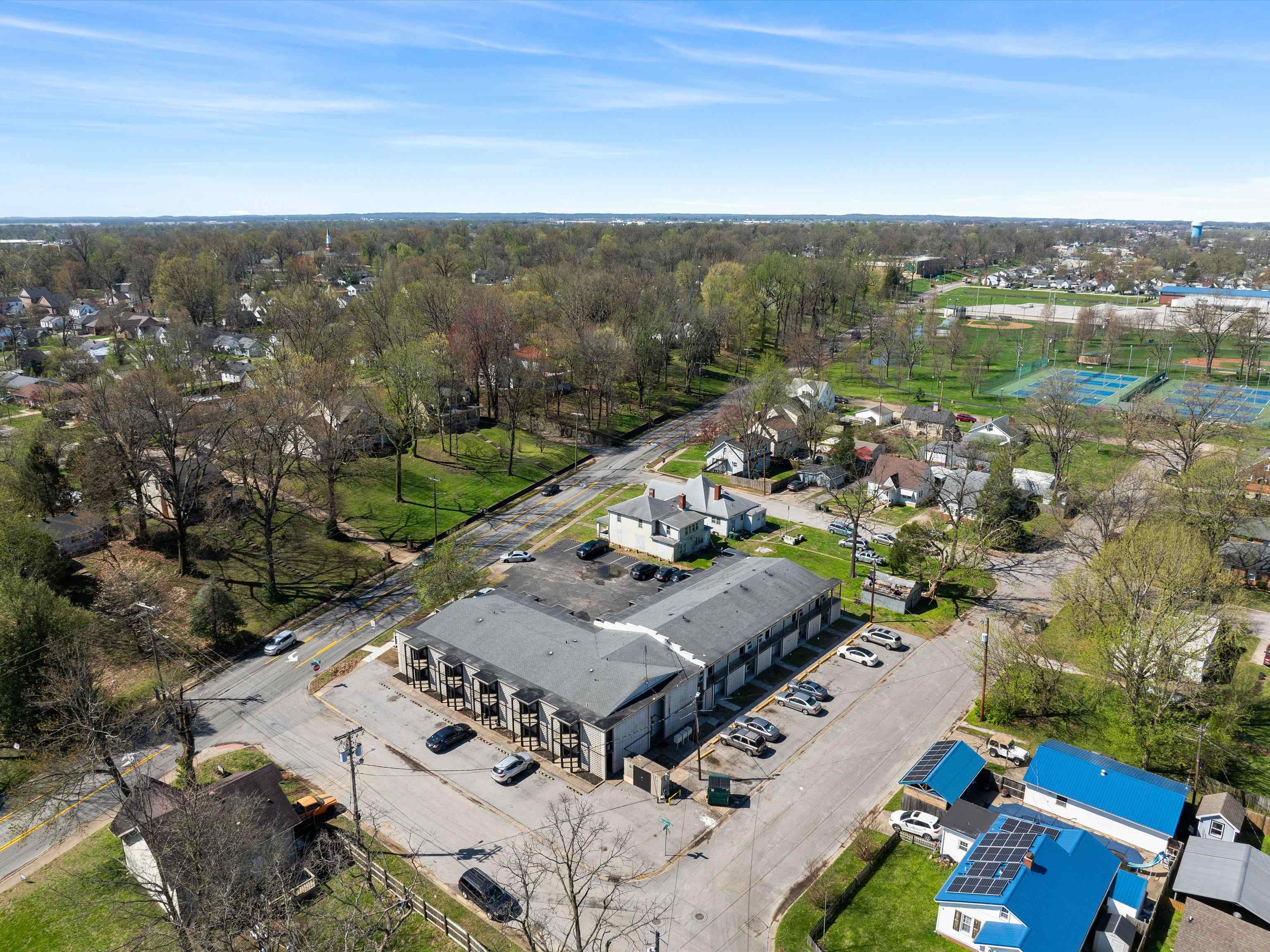 1001 Parrish Avenue, Owensboro, Kentucky 42301, ,Multifamily,For Sale,Parrish Avenue,93600