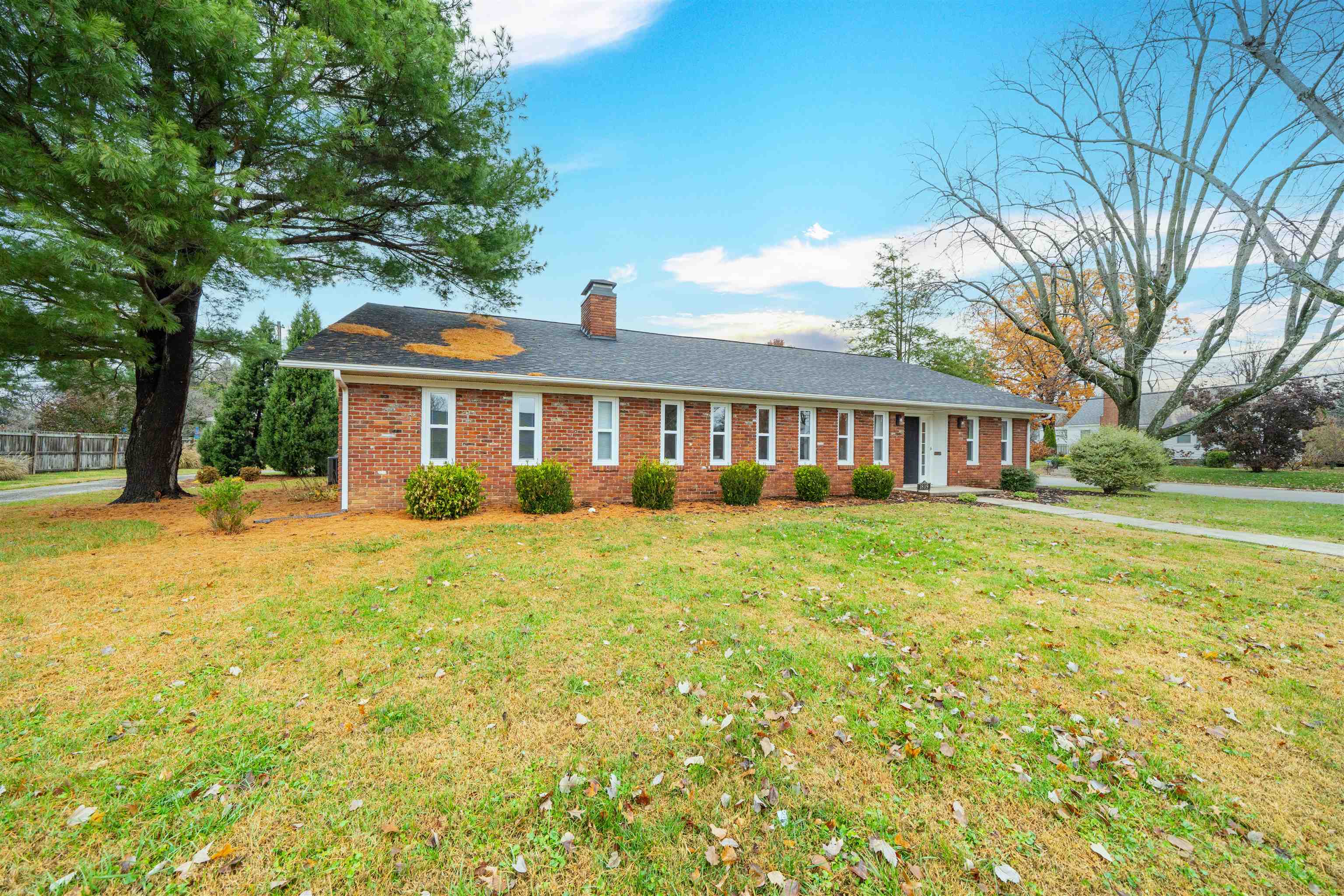 1809 Fieldcrest Dr., Owensboro, Kentucky 42301, 3 Bedrooms Bedrooms, ,2 BathroomsBathrooms,Single Family Residence,For Sale,Fieldcrest Dr.,93618