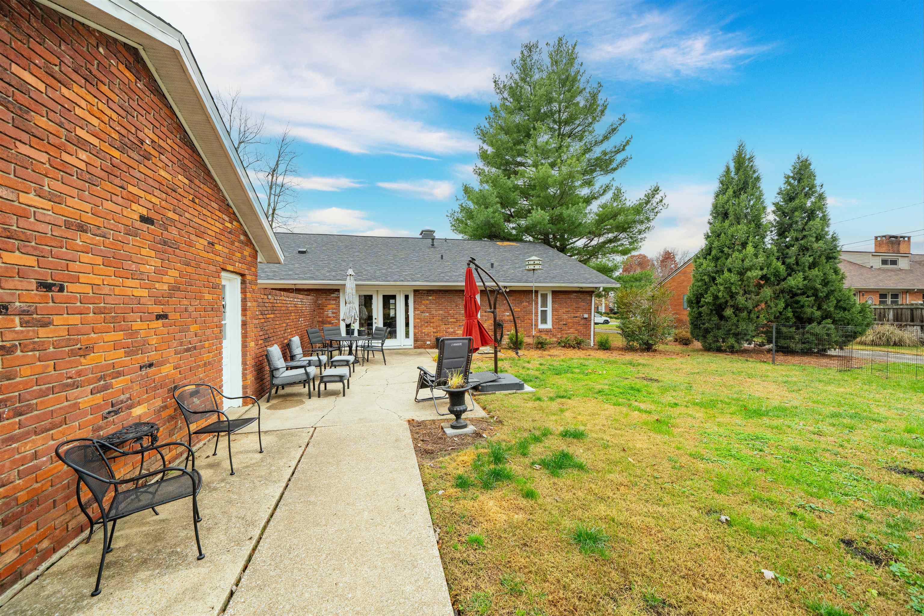 1809 Fieldcrest Dr., Owensboro, Kentucky 42301, 3 Bedrooms Bedrooms, ,2 BathroomsBathrooms,Single Family Residence,For Sale,Fieldcrest Dr.,93618