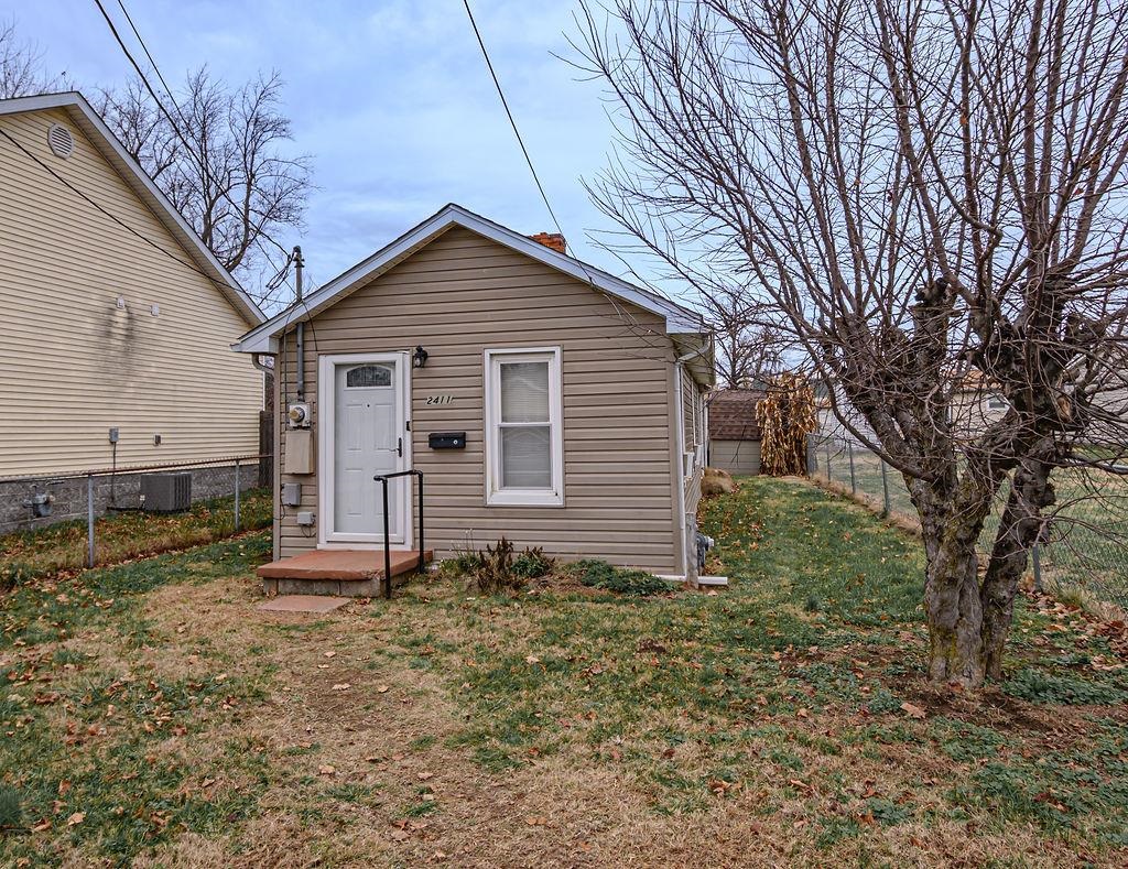 2411 8th St, Owensboro, Kentucky 42301, 1 Bedroom Bedrooms, ,1 BathroomBathrooms,Single Family Residence,For Sale,8th St,93623