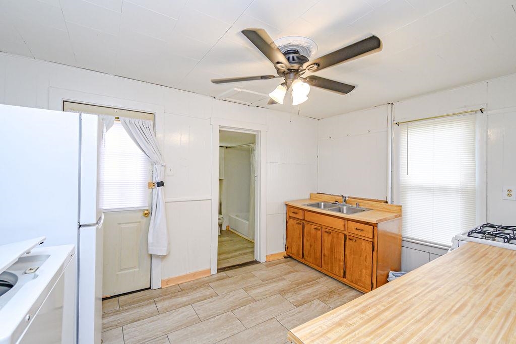 2411 8th St, Owensboro, Kentucky 42301, 1 Bedroom Bedrooms, ,1 BathroomBathrooms,Single Family Residence,For Sale,8th St,93623