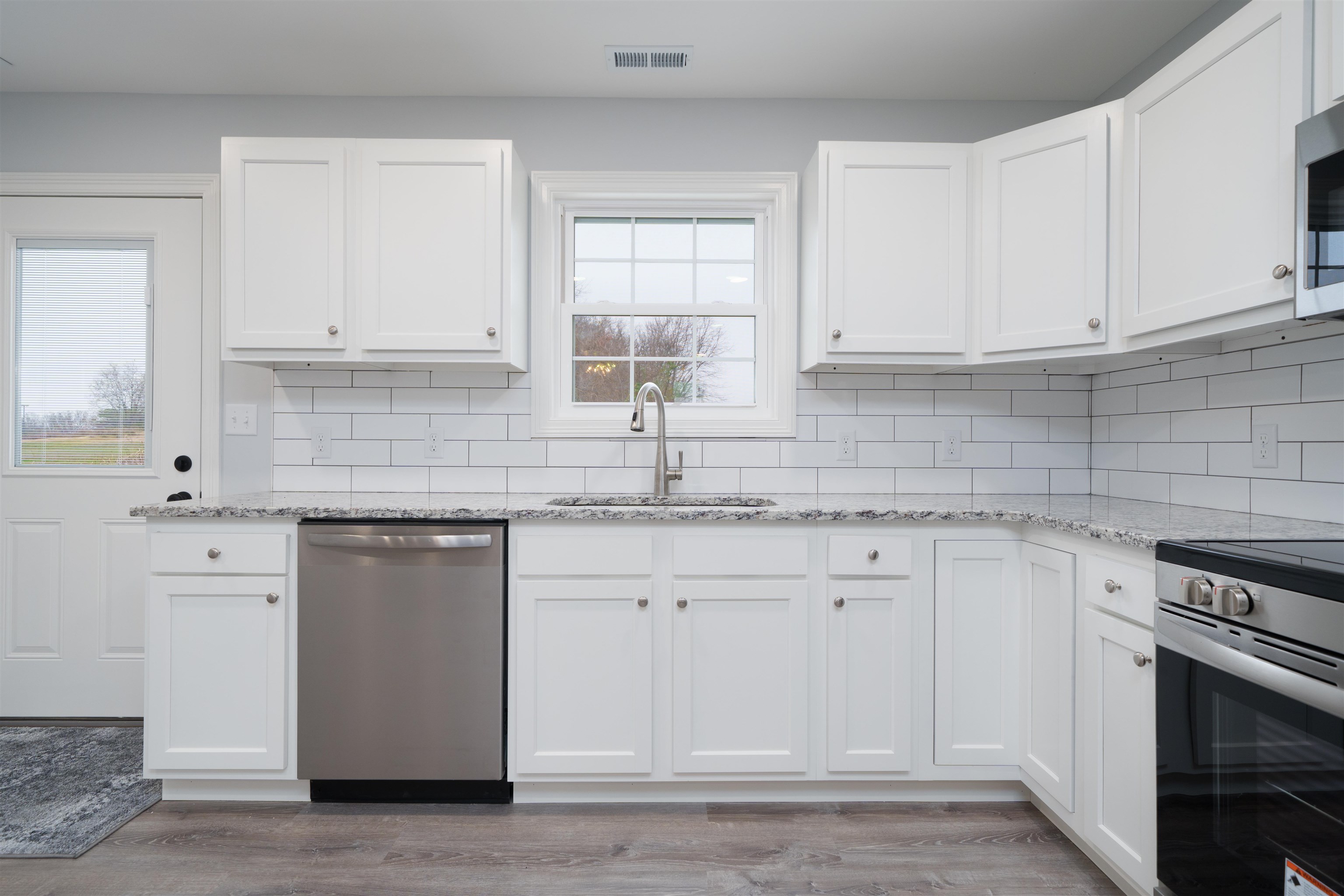 2523 8th St, Owensboro, Kentucky 42303, 3 Bedrooms Bedrooms, ,2 BathroomsBathrooms,Single Family Residence,For Sale,8th St,93624