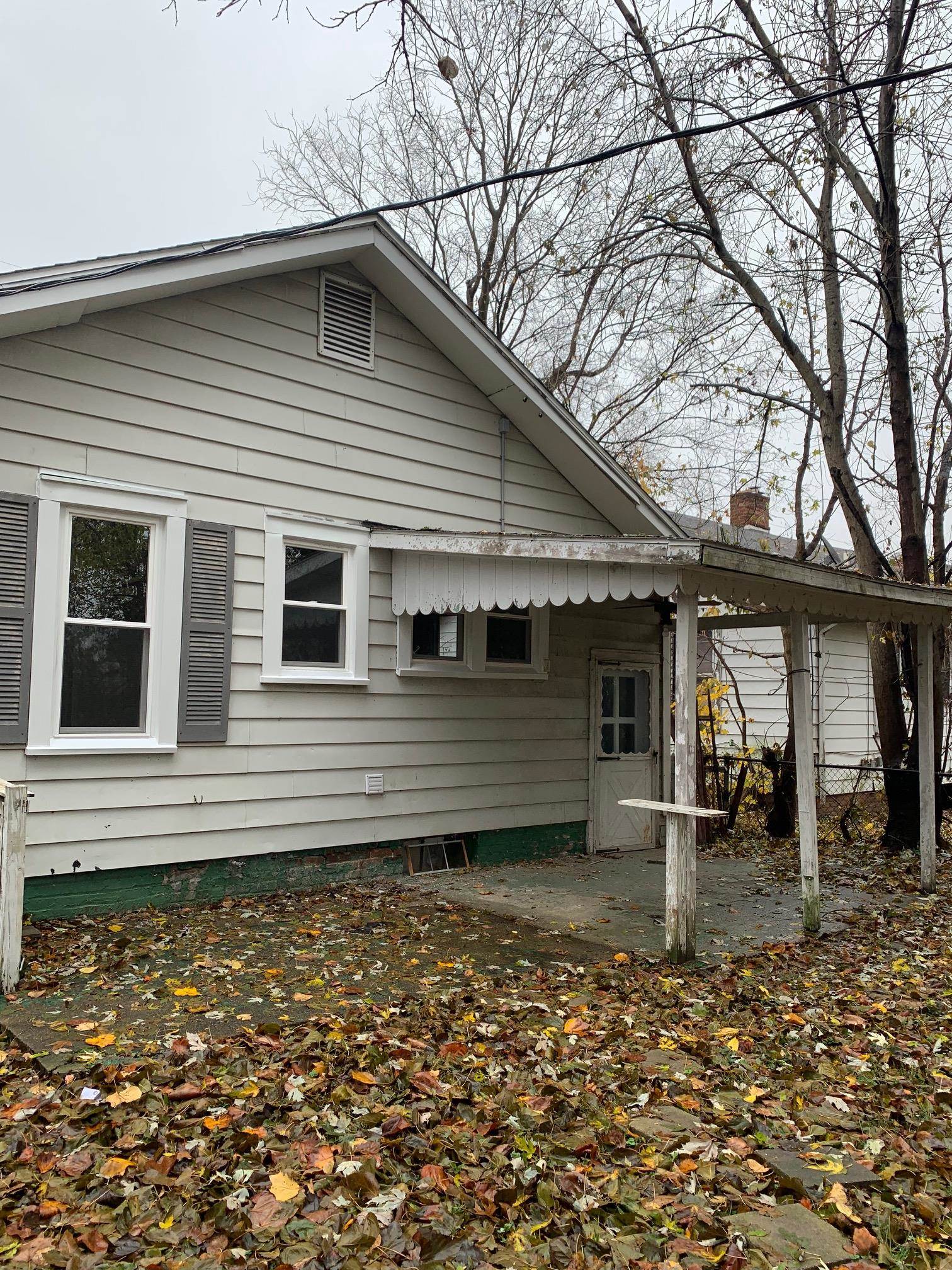 1710 4th Street, Owensboro, Kentucky 42301-1921, 2 Bedrooms Bedrooms, ,1 BathroomBathrooms,Single Family Residence,For Sale,4th Street,93626