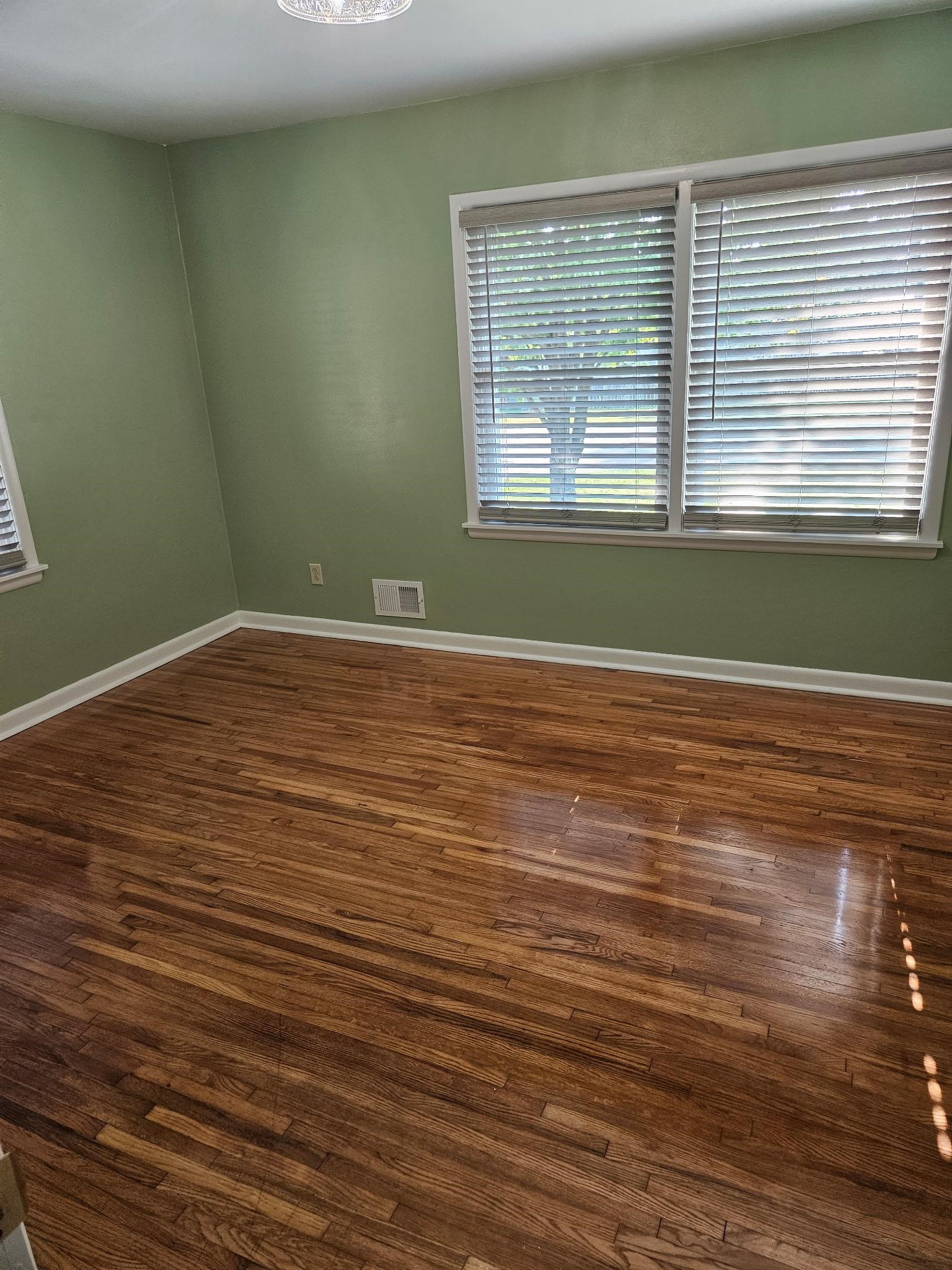 3424 Daviess St, Owensboro, Kentucky 42303, 2 Bedrooms Bedrooms, ,1 BathroomBathrooms,Single Family Residence,For Sale,Daviess St,93628