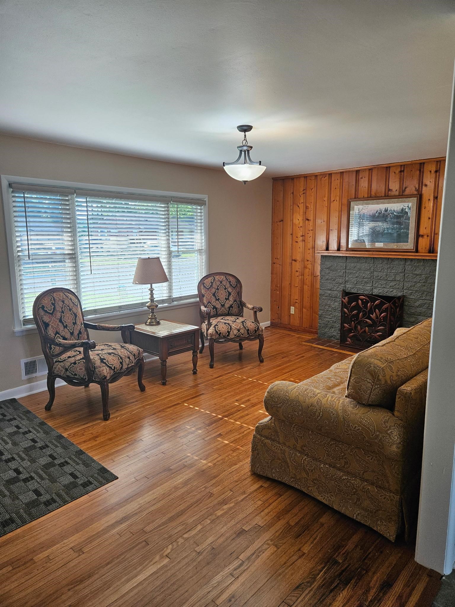 3424 Daviess St, Owensboro, Kentucky 42303, 2 Bedrooms Bedrooms, ,1 BathroomBathrooms,Single Family Residence,For Sale,Daviess St,93628