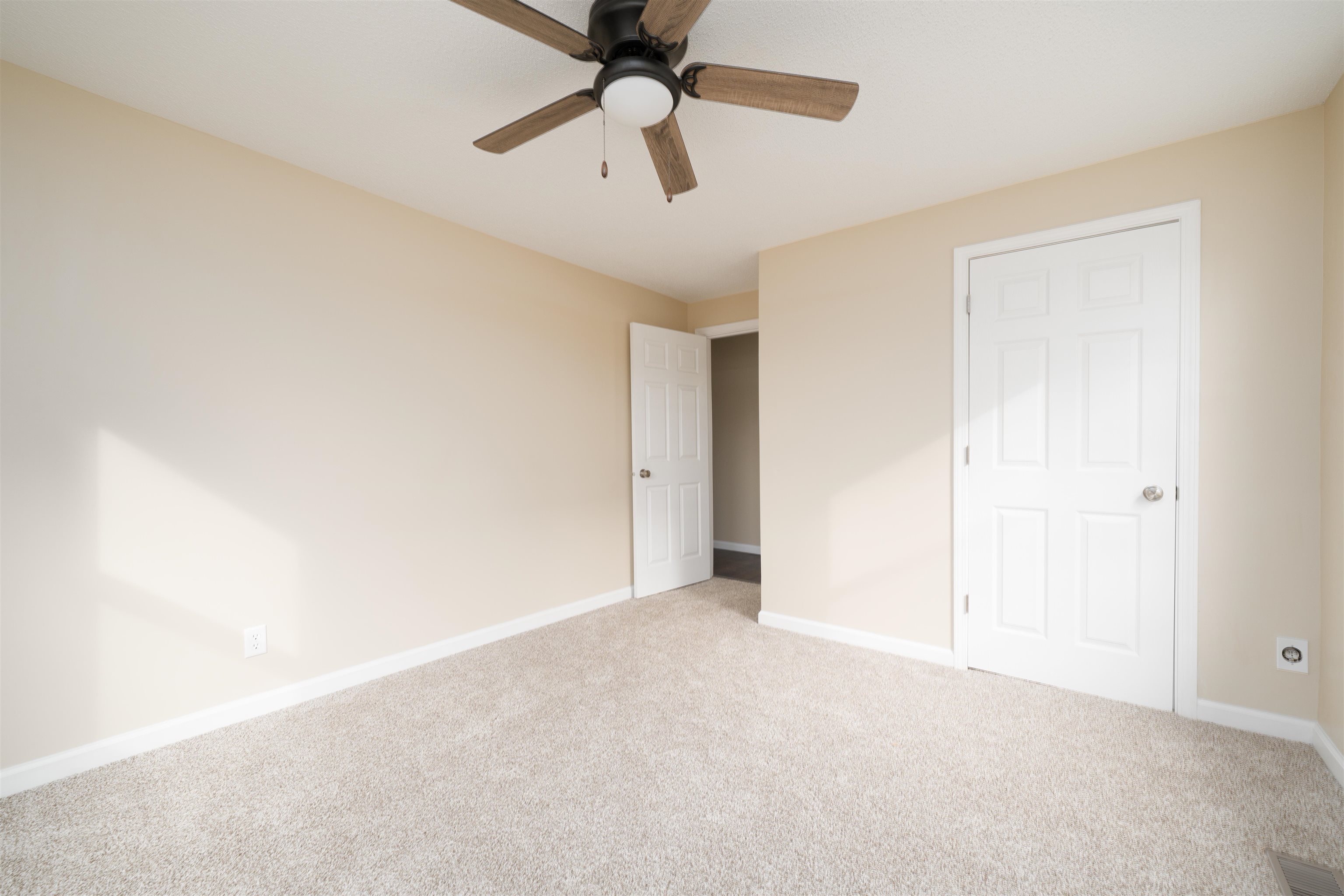 709 Poindexter St, Owensboro, Kentucky 42301, 2 Bedrooms Bedrooms, ,1 BathroomBathrooms,Single Family Residence,For Sale,Poindexter St,93630