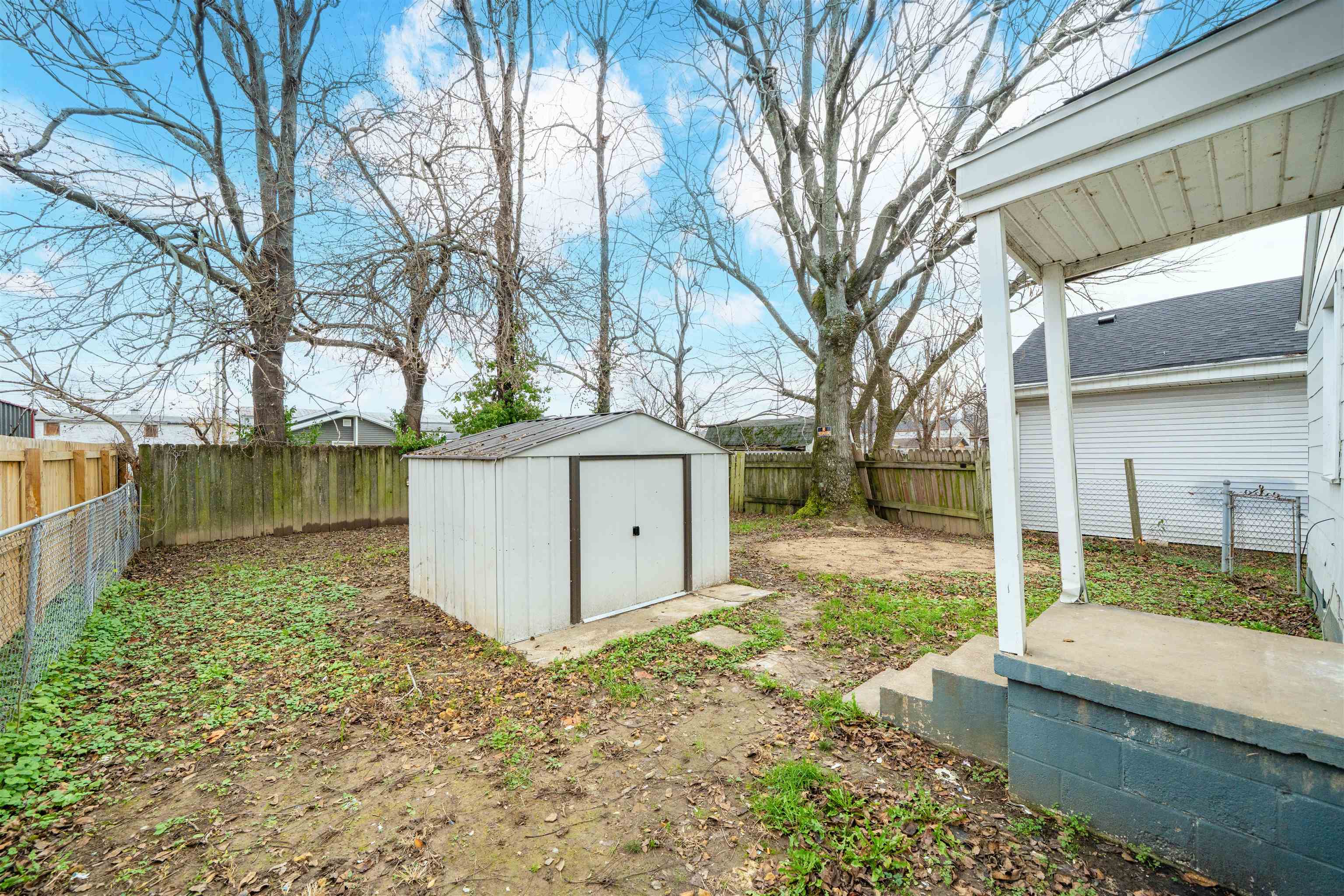 709 Poindexter St, Owensboro, Kentucky 42301, 2 Bedrooms Bedrooms, ,1 BathroomBathrooms,Single Family Residence,For Sale,Poindexter St,93630