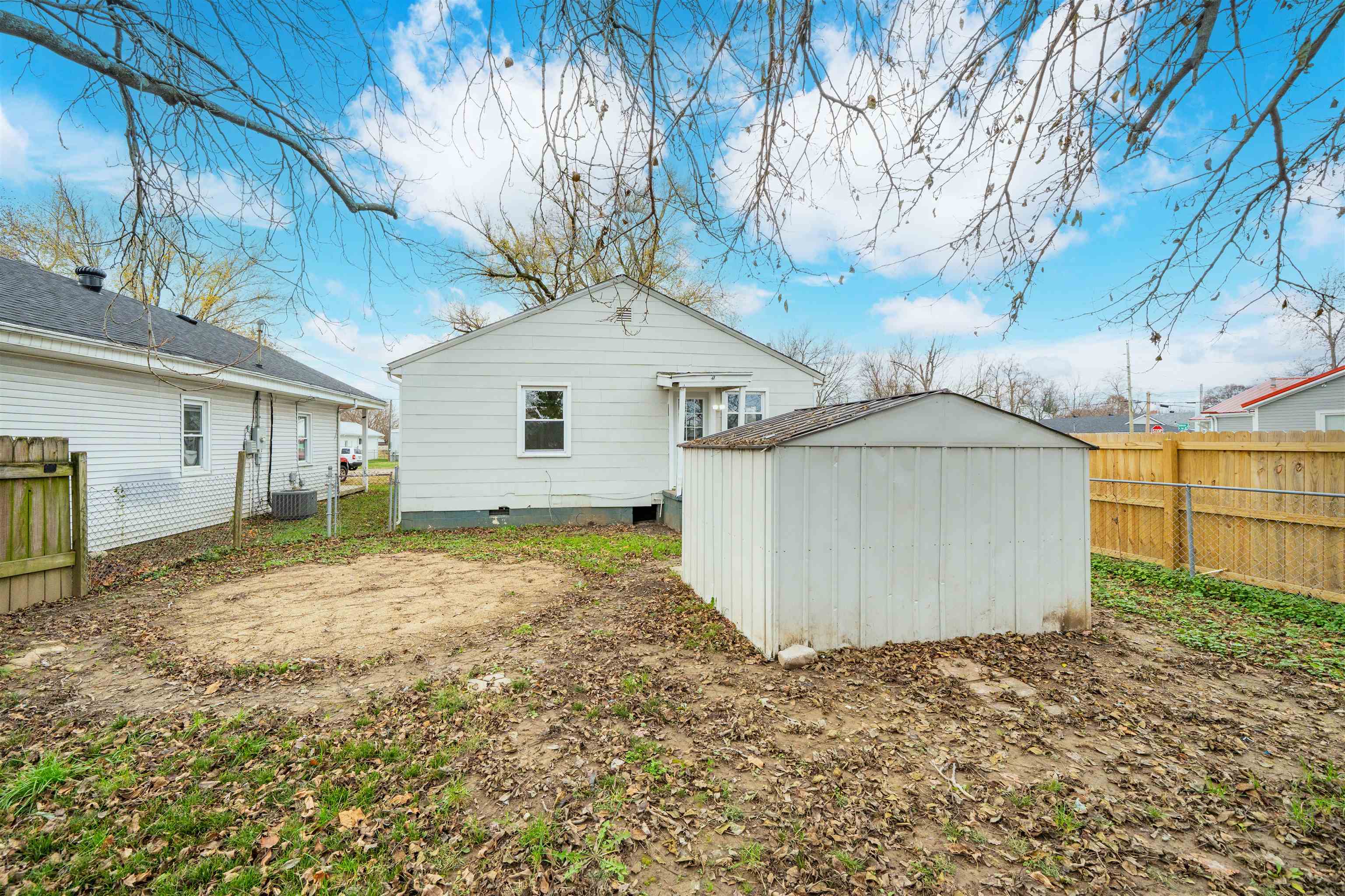 709 Poindexter St, Owensboro, Kentucky 42301, 2 Bedrooms Bedrooms, ,1 BathroomBathrooms,Single Family Residence,For Sale,Poindexter St,93630
