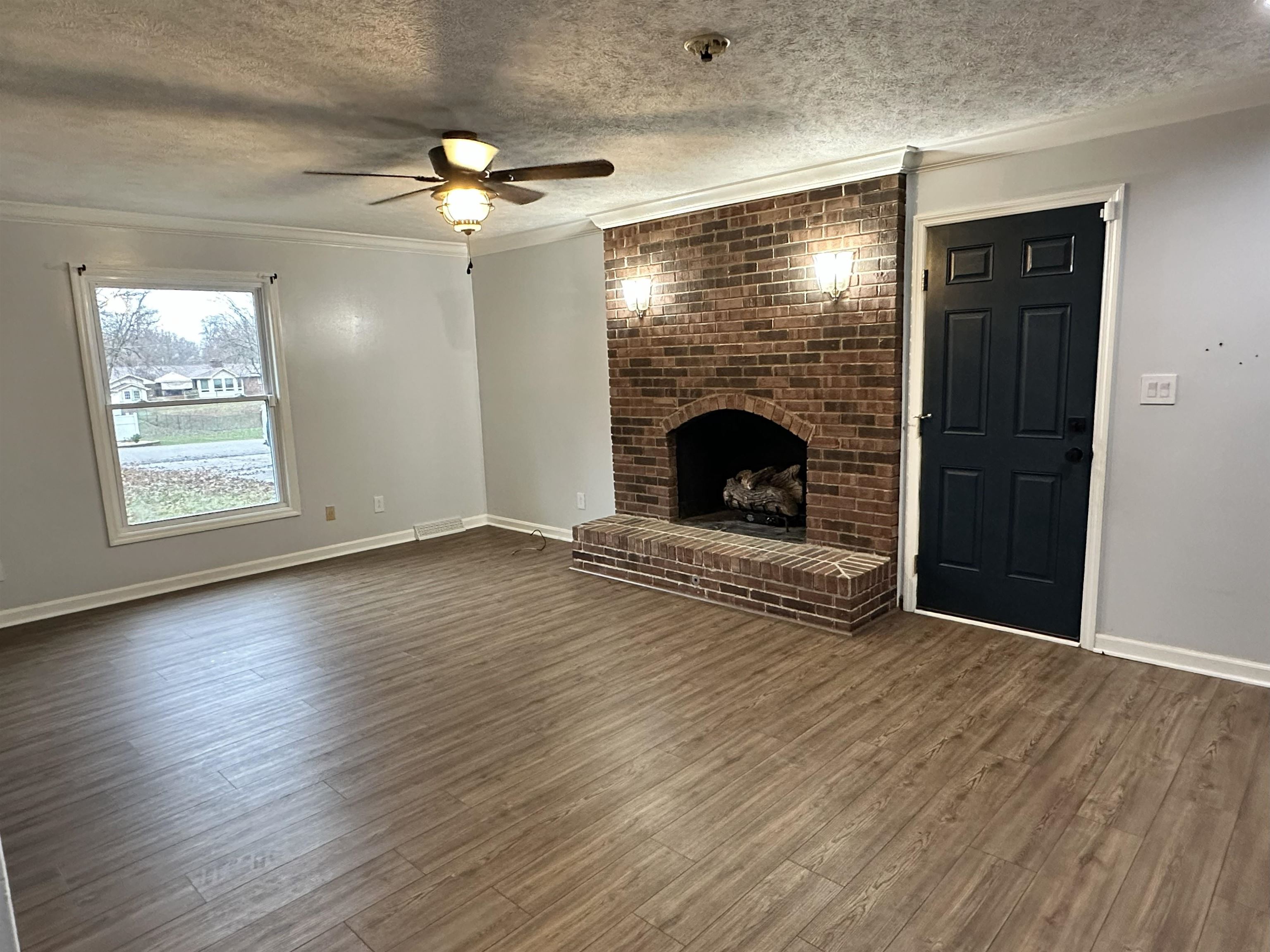 1910 Lakeshore Drive, Madisonville, Kentucky 42431, 4 Bedrooms Bedrooms, ,2 BathroomsBathrooms,Single Family Residence,For Sale,Lakeshore Drive,93636