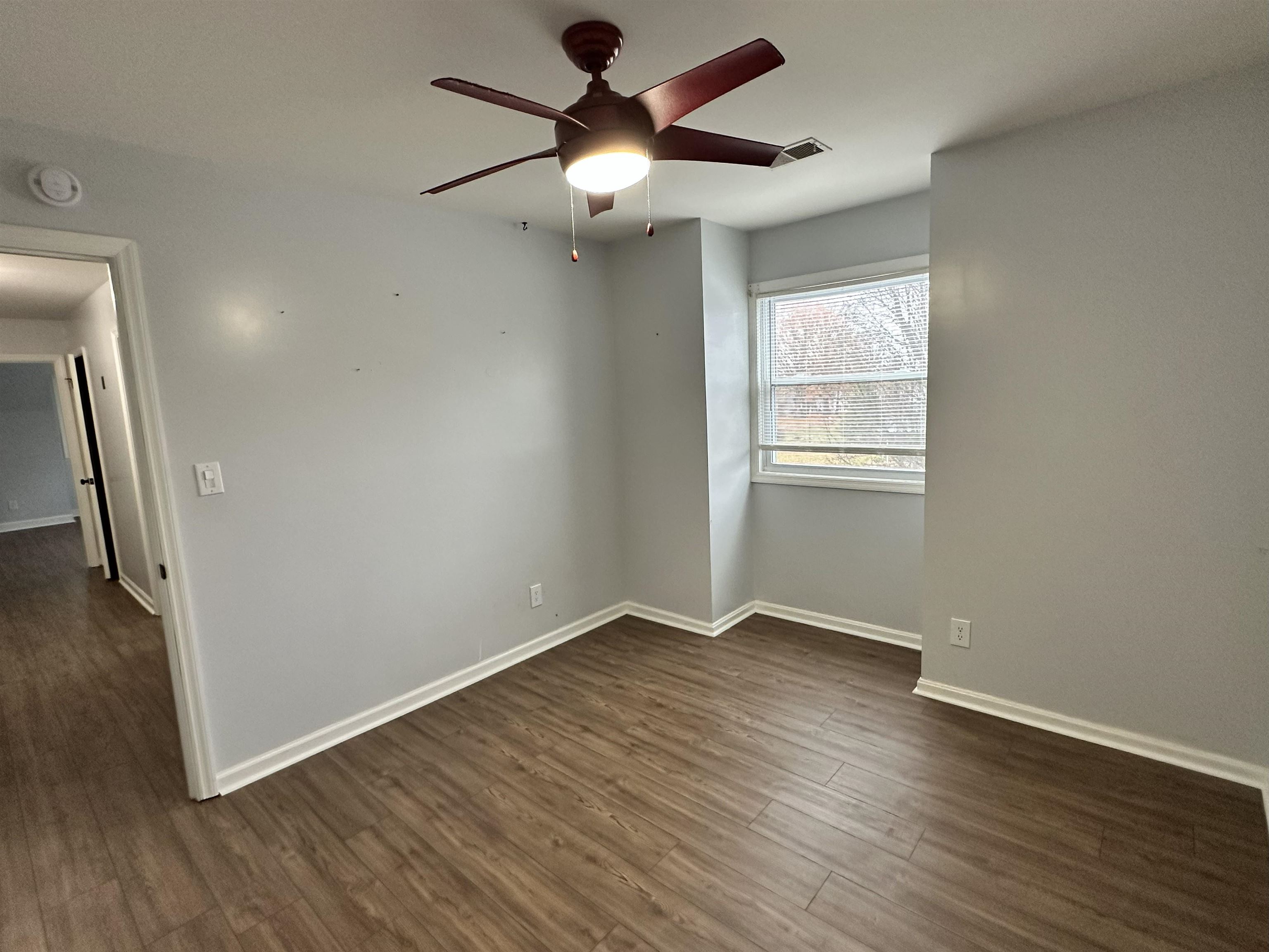 1910 Lakeshore Drive, Madisonville, Kentucky 42431, 4 Bedrooms Bedrooms, ,2 BathroomsBathrooms,Single Family Residence,For Sale,Lakeshore Drive,93636