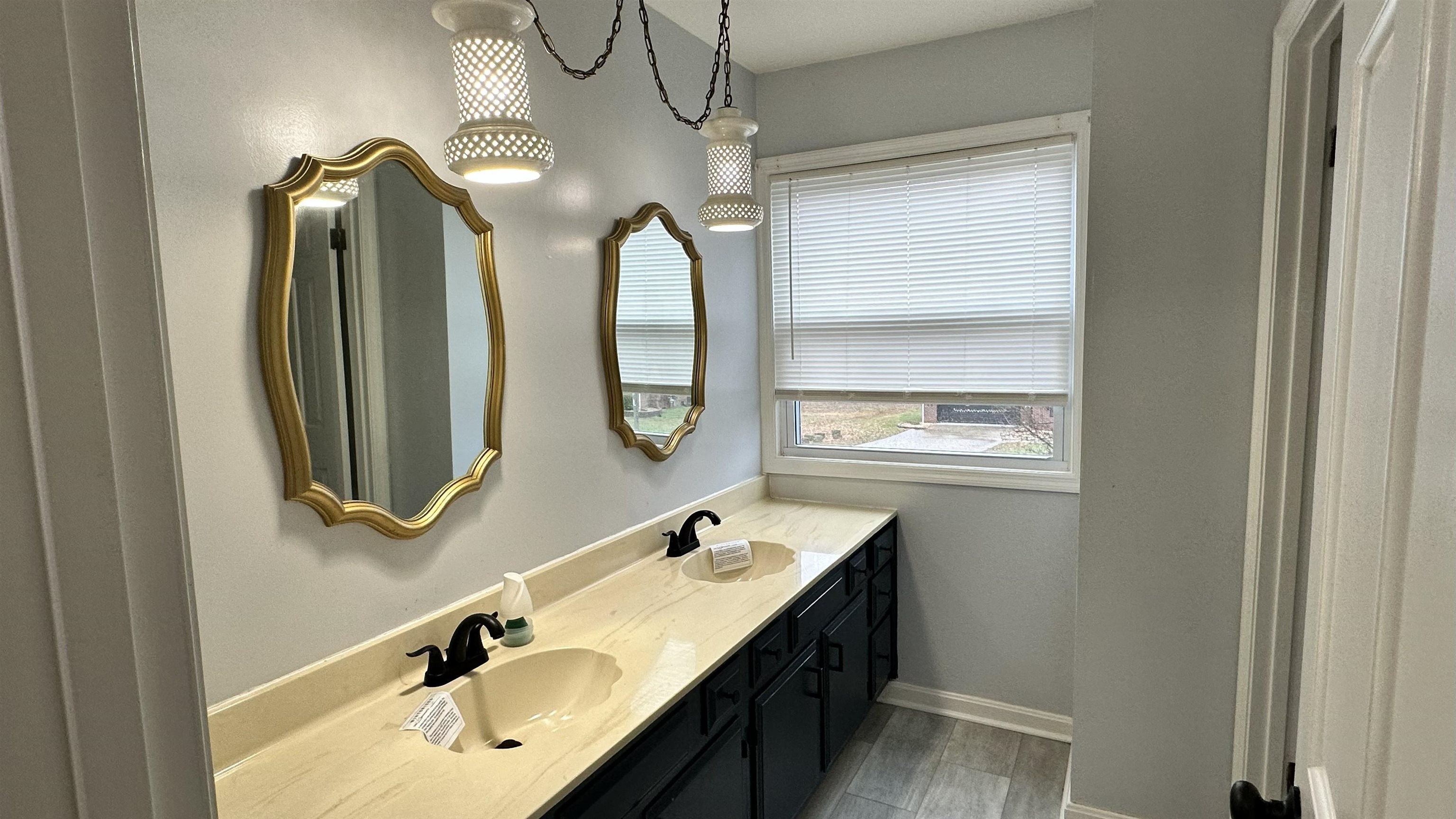 1910 Lakeshore Drive, Madisonville, Kentucky 42431, 4 Bedrooms Bedrooms, ,2 BathroomsBathrooms,Single Family Residence,For Sale,Lakeshore Drive,93636