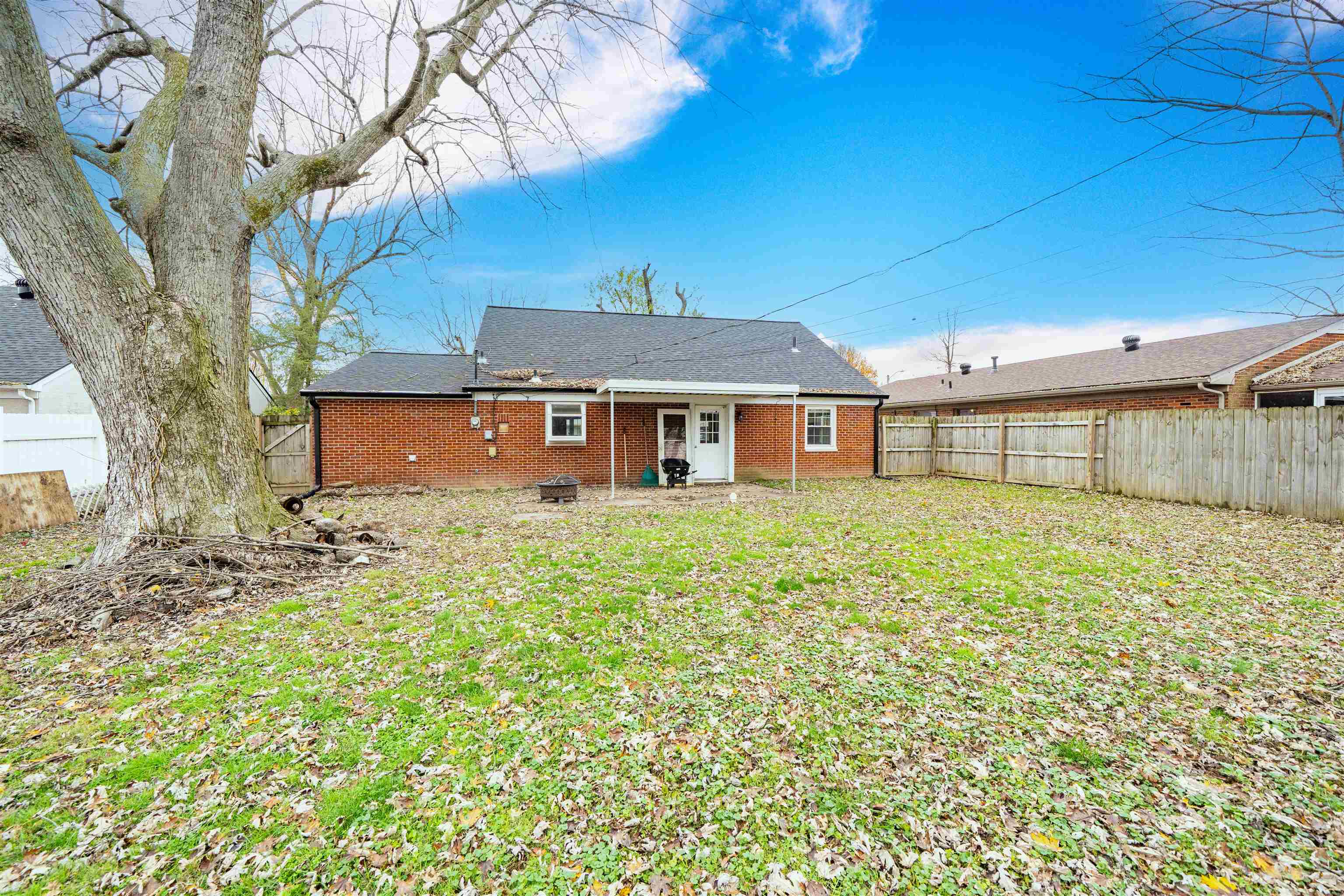 2311 Twenty Grand Ave, Owensboro, Kentucky 42301, 4 Bedrooms Bedrooms, ,2 BathroomsBathrooms,Single Family Residence,For Sale,Twenty Grand Ave,93653