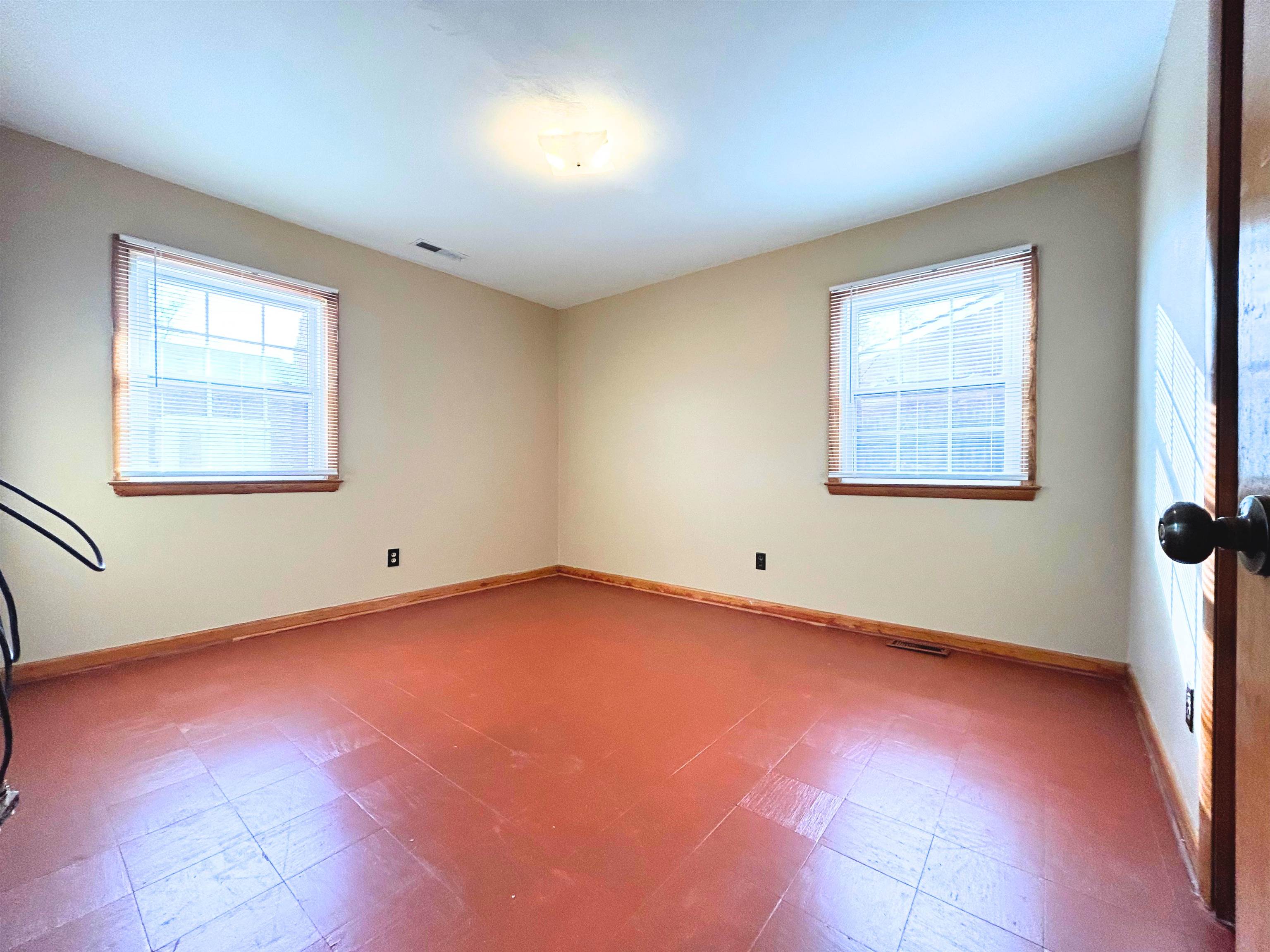 2004 WYANDOTTE AVE, Owensboro, Kentucky 42301, 4 Bedrooms Bedrooms, ,1 BathroomBathrooms,Single Family Residence,For Sale,WYANDOTTE AVE,93655