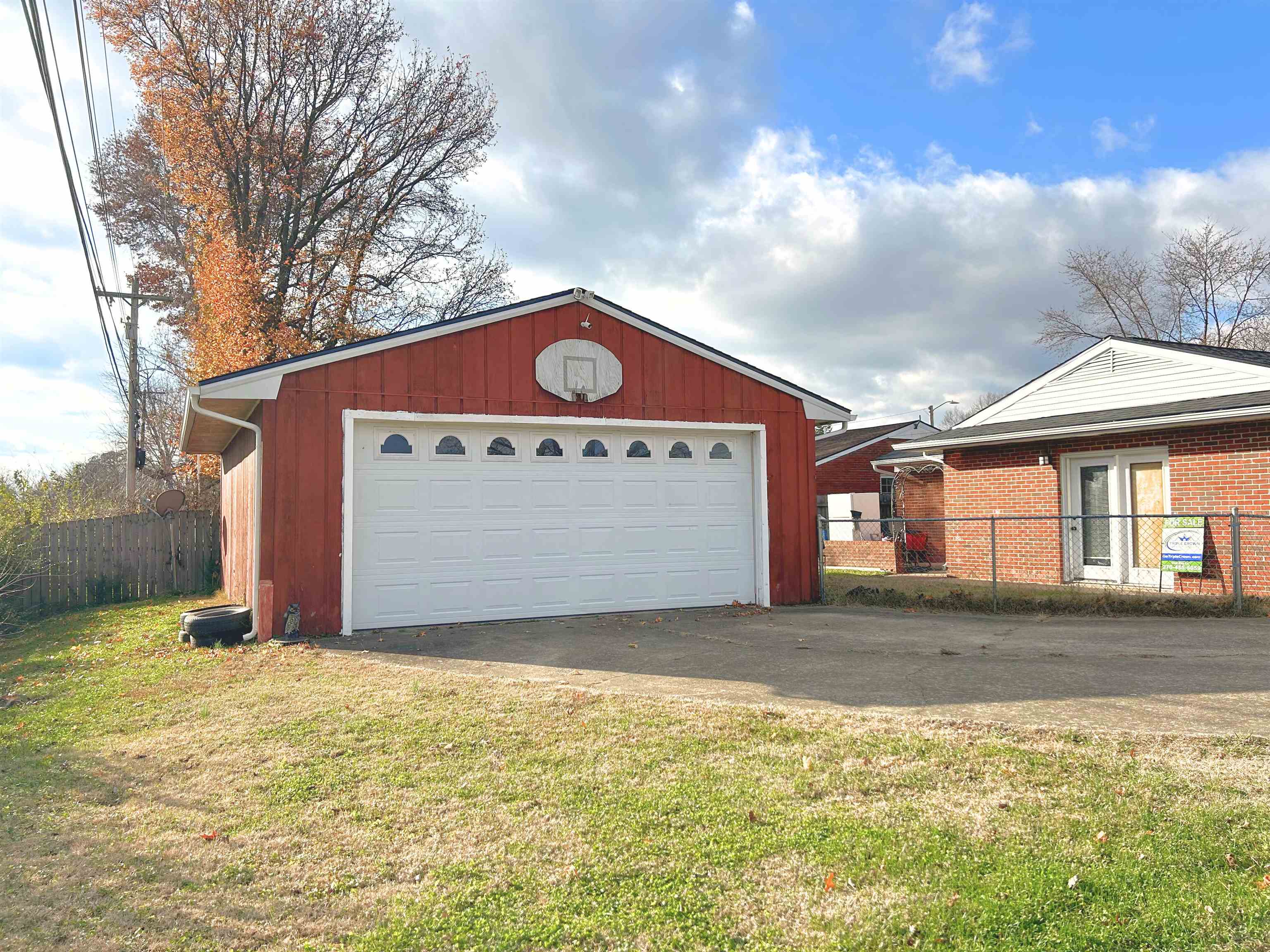 2004 WYANDOTTE AVE, Owensboro, Kentucky 42301, 4 Bedrooms Bedrooms, ,1 BathroomBathrooms,Single Family Residence,For Sale,WYANDOTTE AVE,93655