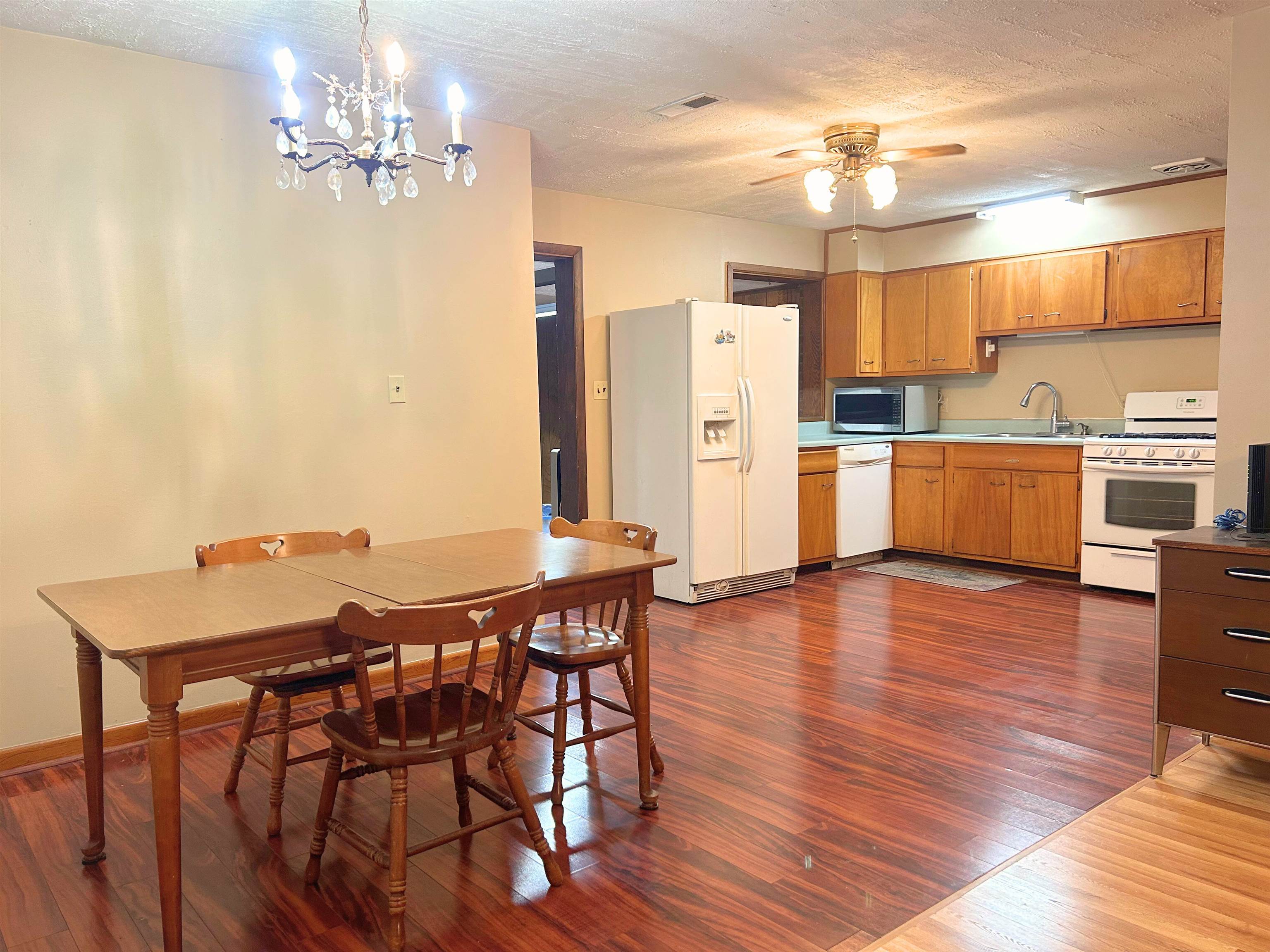 2004 WYANDOTTE AVE, Owensboro, Kentucky 42301, 4 Bedrooms Bedrooms, ,1 BathroomBathrooms,Single Family Residence,For Sale,WYANDOTTE AVE,93655