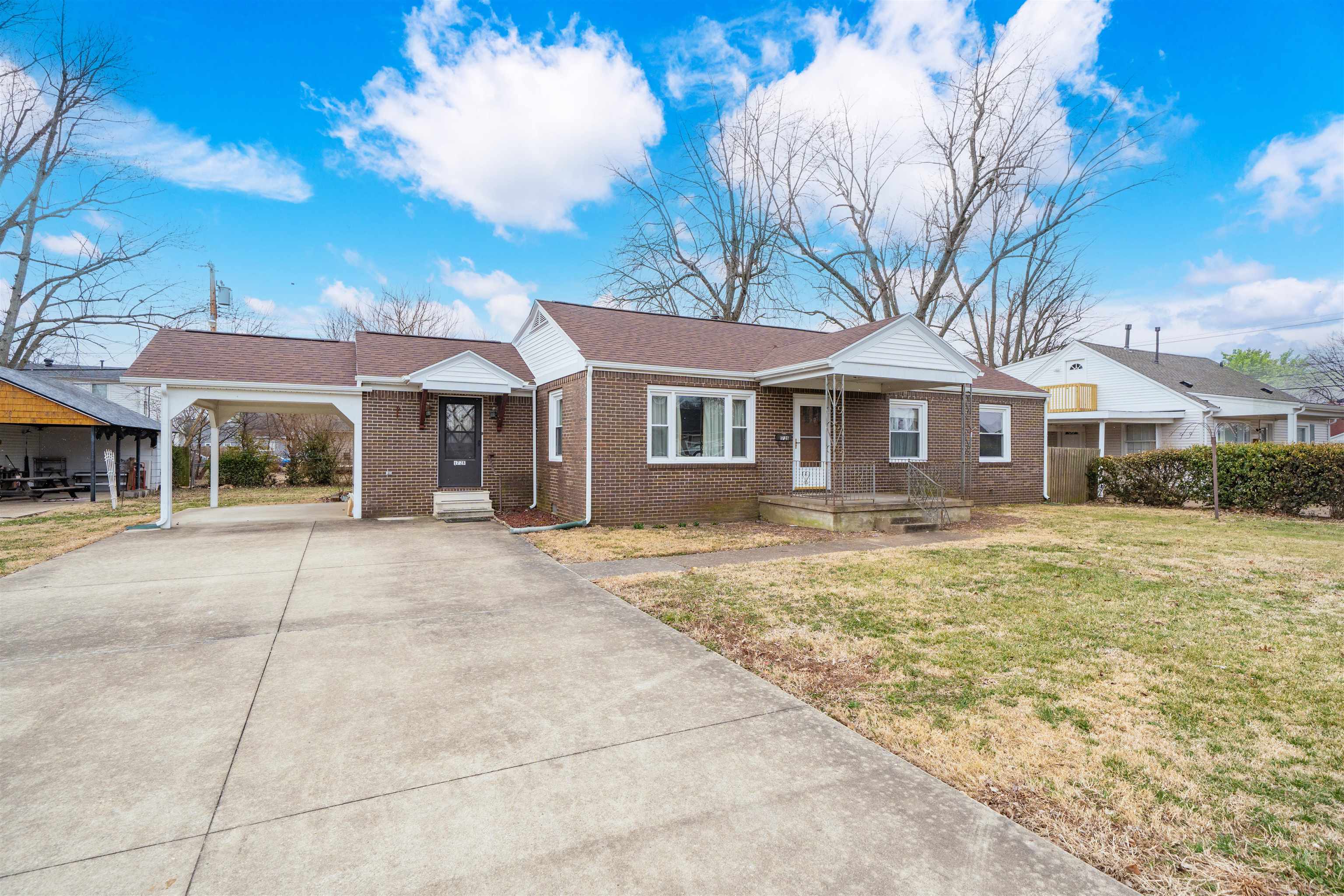 1728 Saint Marys Avenue, Owensboro, Kentucky 42301, 3 Bedrooms Bedrooms, ,2 BathroomsBathrooms,Single Family Residence,For Sale,Saint Marys Avenue,93670
