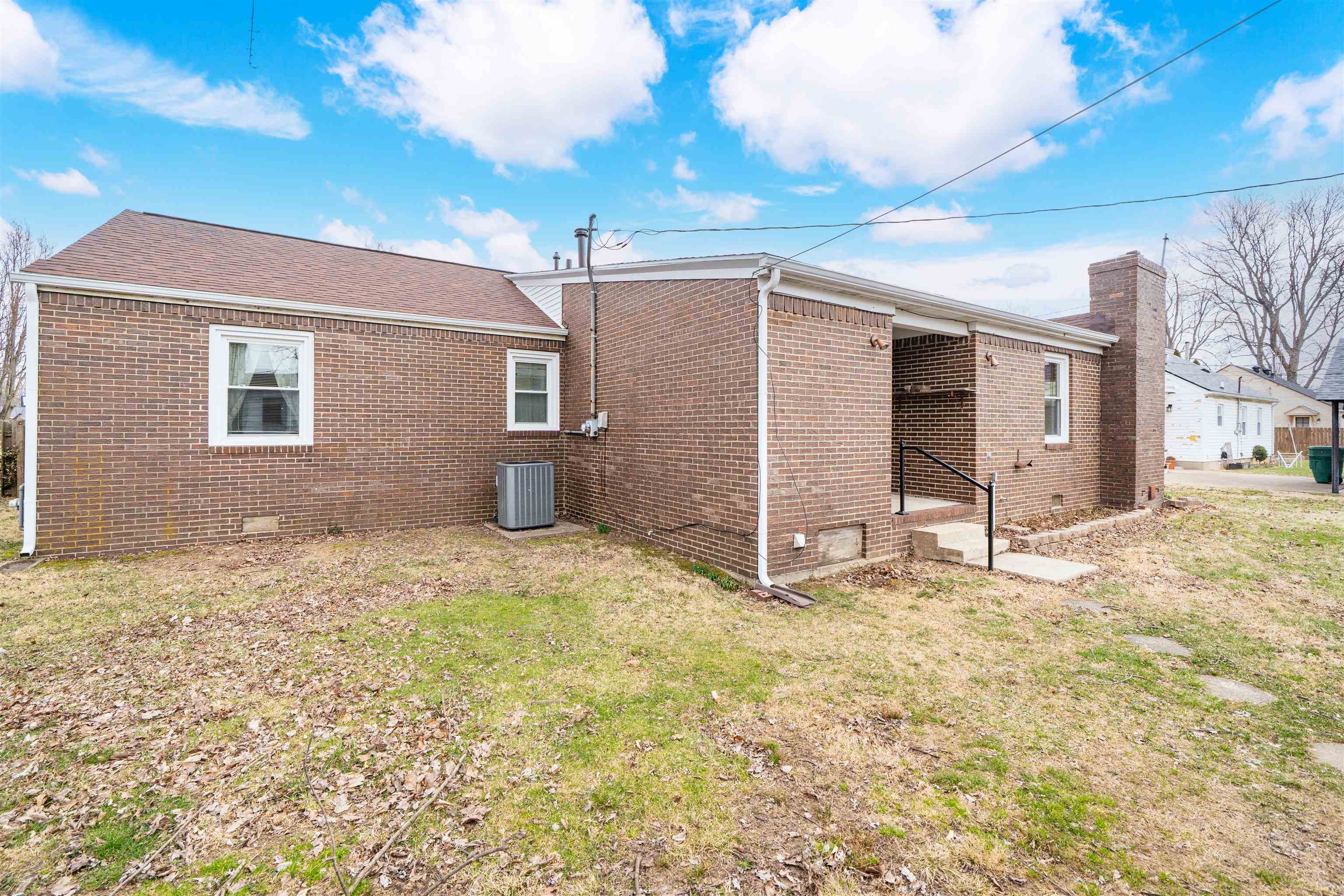 1728 Saint Marys Avenue, Owensboro, Kentucky 42301, 3 Bedrooms Bedrooms, ,2 BathroomsBathrooms,Single Family Residence,For Sale,Saint Marys Avenue,93670