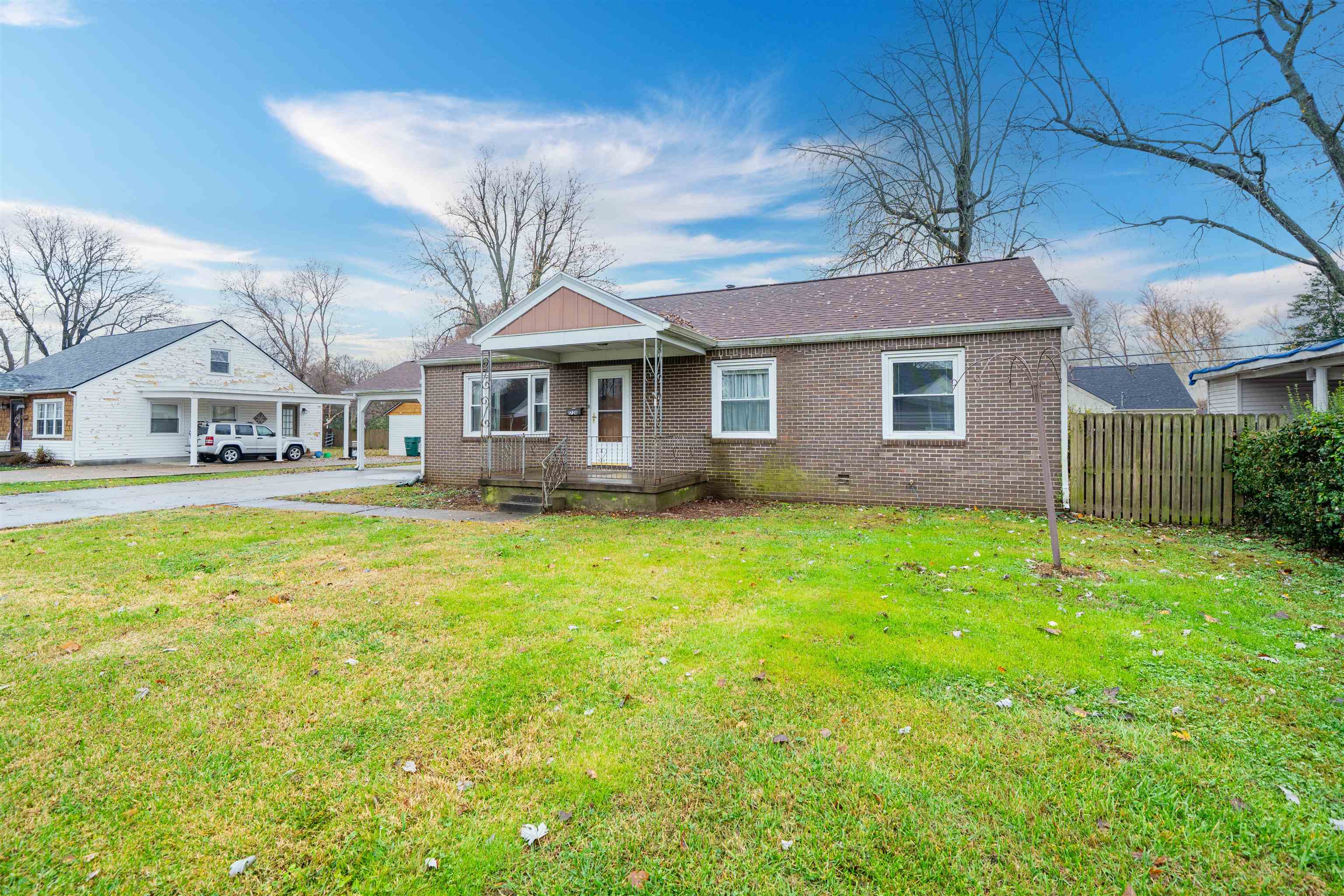 1728 Saint Marys Avenue, Owensboro, Kentucky 42301, 3 Bedrooms Bedrooms, ,2 BathroomsBathrooms,Single Family Residence,For Sale,Saint Marys Avenue,93670