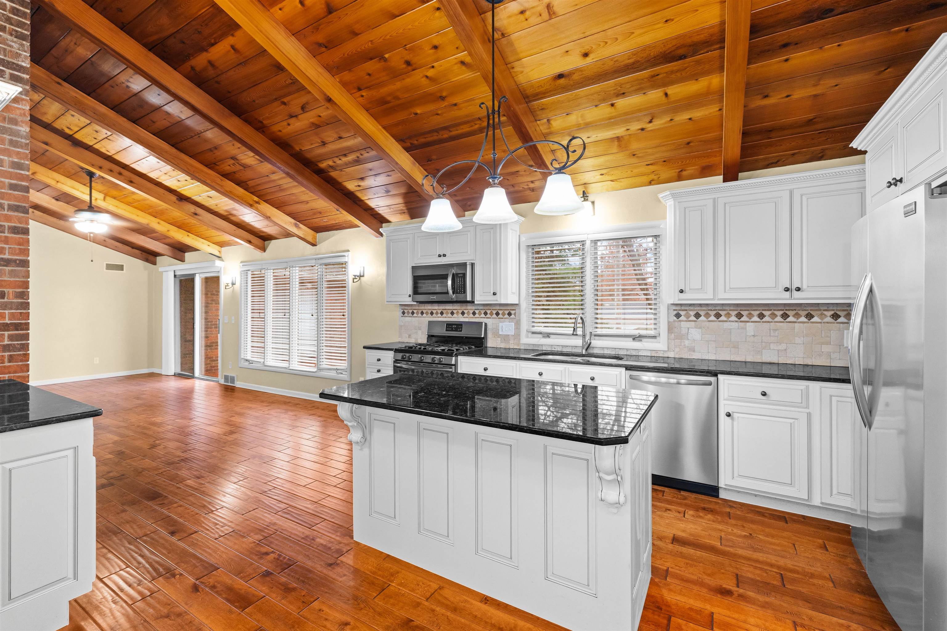 2121 Bittel Road, Owensboro, Kentucky 42301, 3 Bedrooms Bedrooms, ,3 BathroomsBathrooms,Single Family Residence,For Sale,Bittel Road,93671