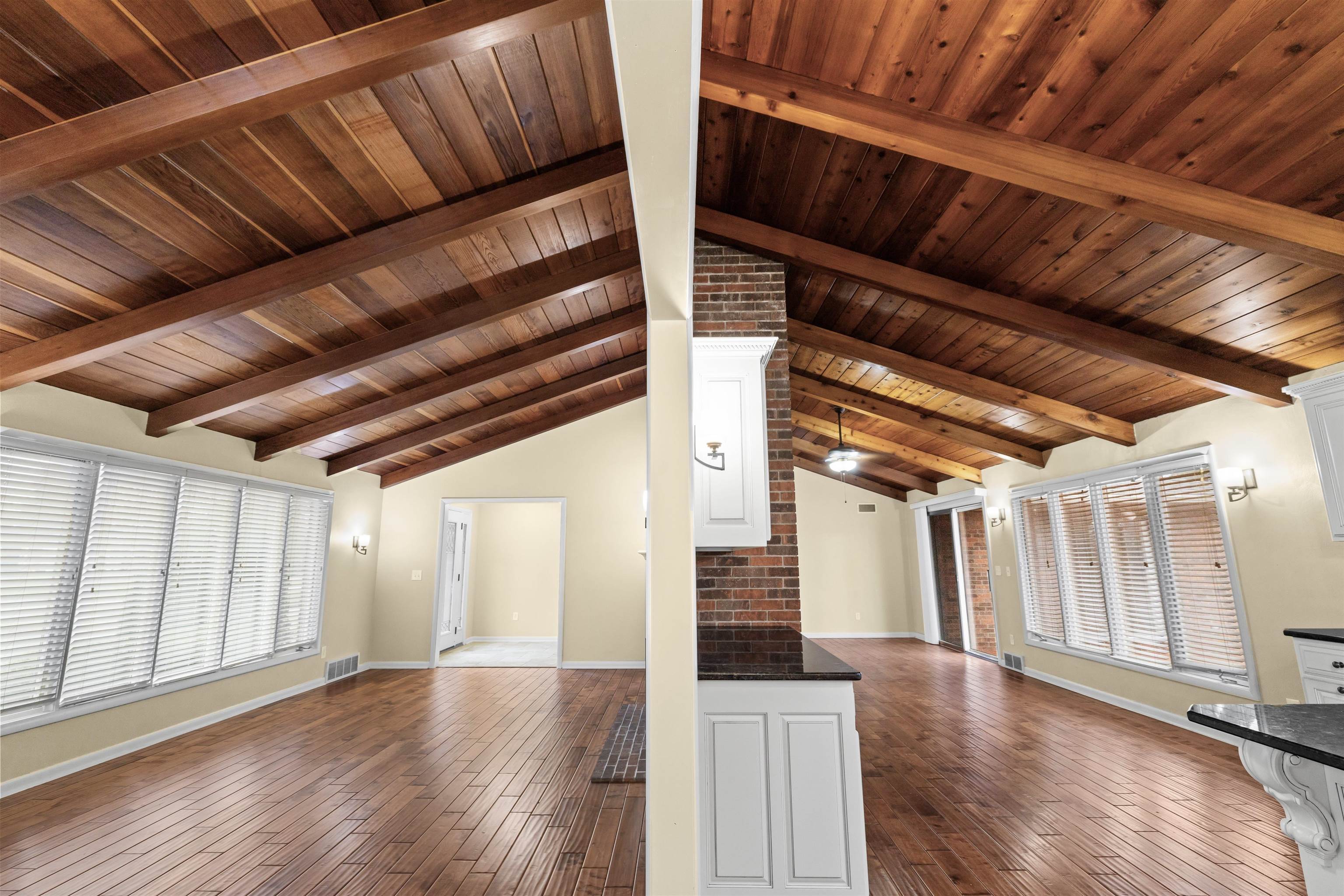 2121 Bittel Road, Owensboro, Kentucky 42301, 3 Bedrooms Bedrooms, ,3 BathroomsBathrooms,Single Family Residence,For Sale,Bittel Road,93671