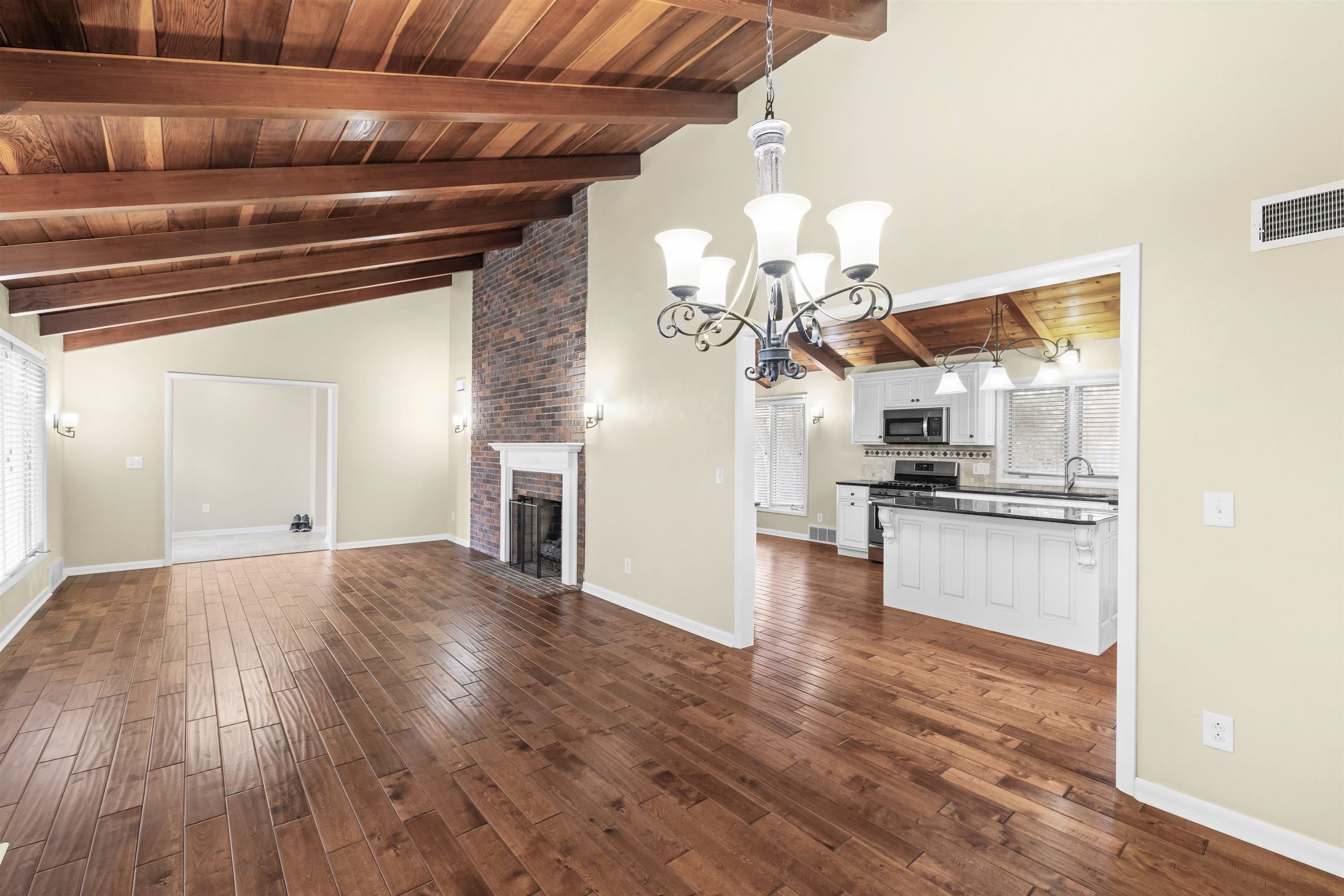 2121 Bittel Road, Owensboro, Kentucky 42301, 3 Bedrooms Bedrooms, ,3 BathroomsBathrooms,Single Family Residence,For Sale,Bittel Road,93671