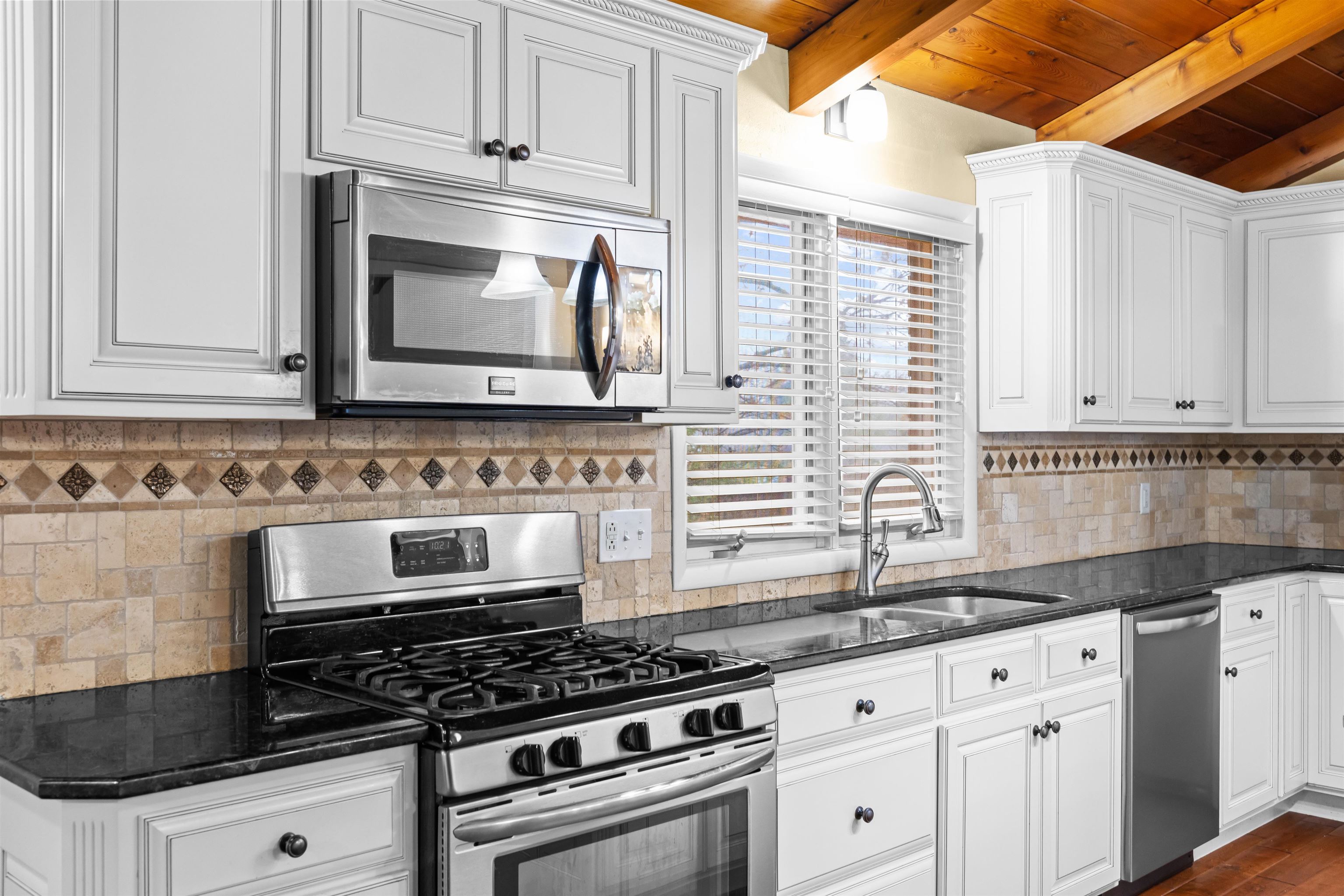 2121 Bittel Road, Owensboro, Kentucky 42301, 3 Bedrooms Bedrooms, ,3 BathroomsBathrooms,Single Family Residence,For Sale,Bittel Road,93671