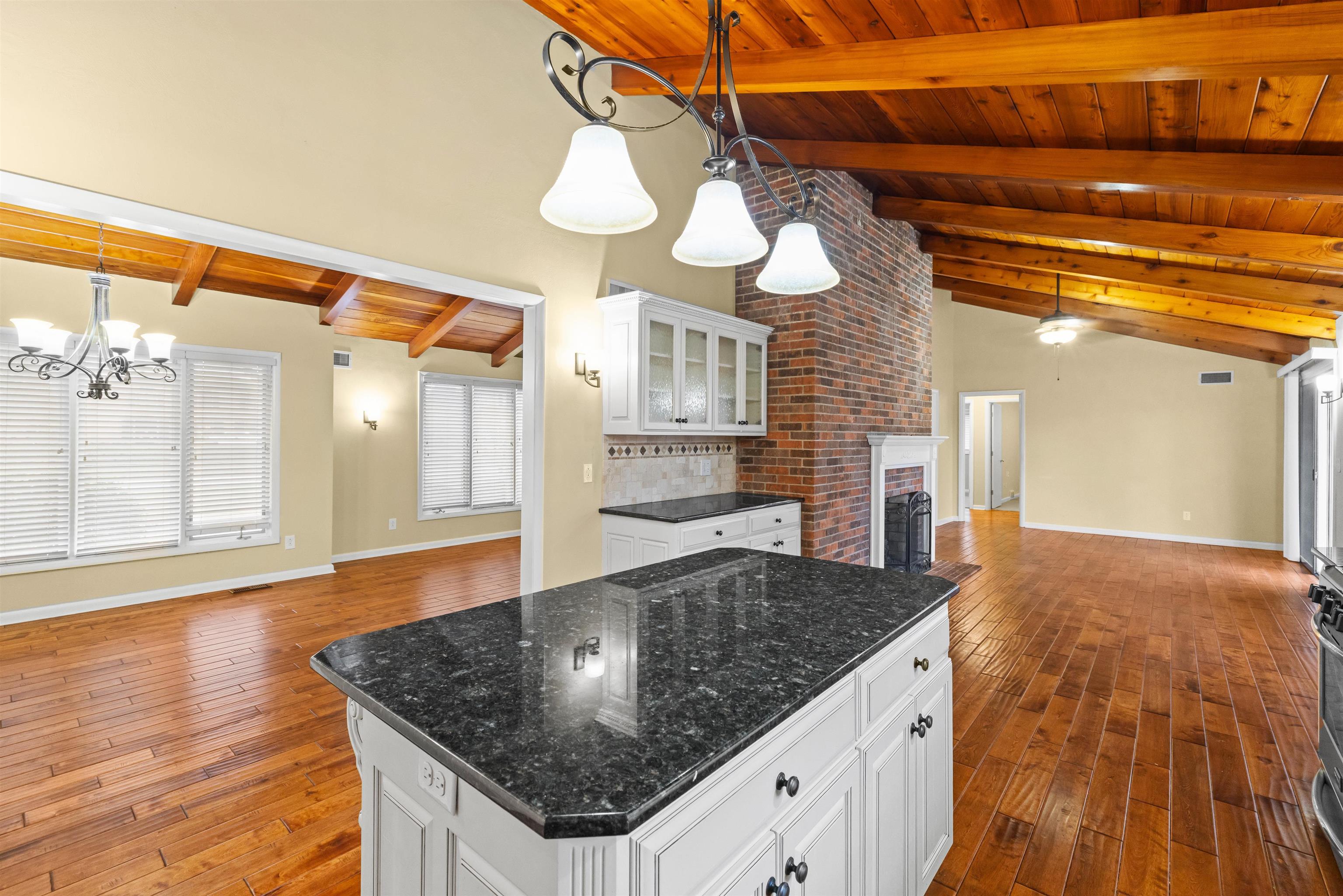 2121 Bittel Road, Owensboro, Kentucky 42301, 3 Bedrooms Bedrooms, ,3 BathroomsBathrooms,Single Family Residence,For Sale,Bittel Road,93671