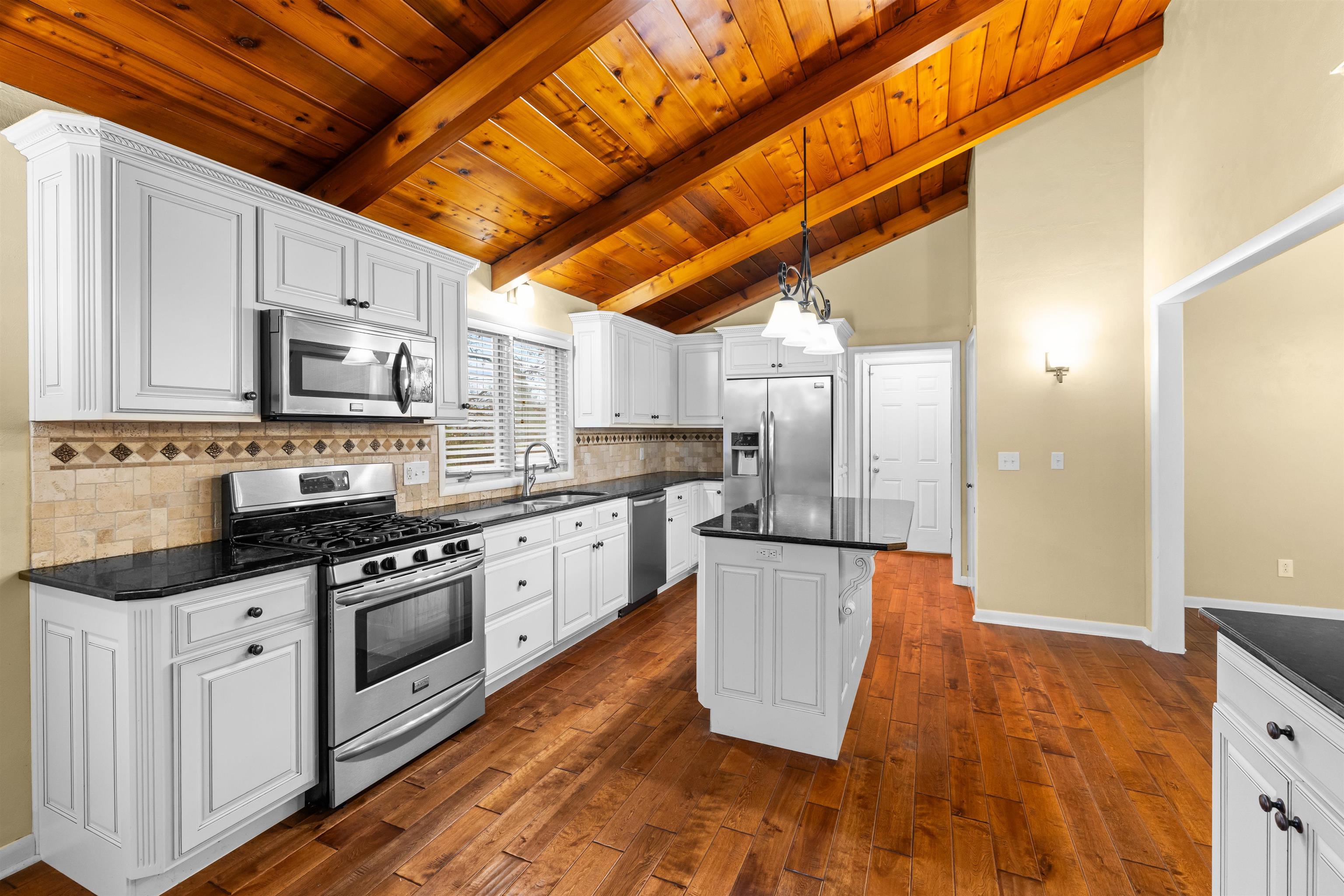 2121 Bittel Road, Owensboro, Kentucky 42301, 3 Bedrooms Bedrooms, ,3 BathroomsBathrooms,Single Family Residence,For Sale,Bittel Road,93671