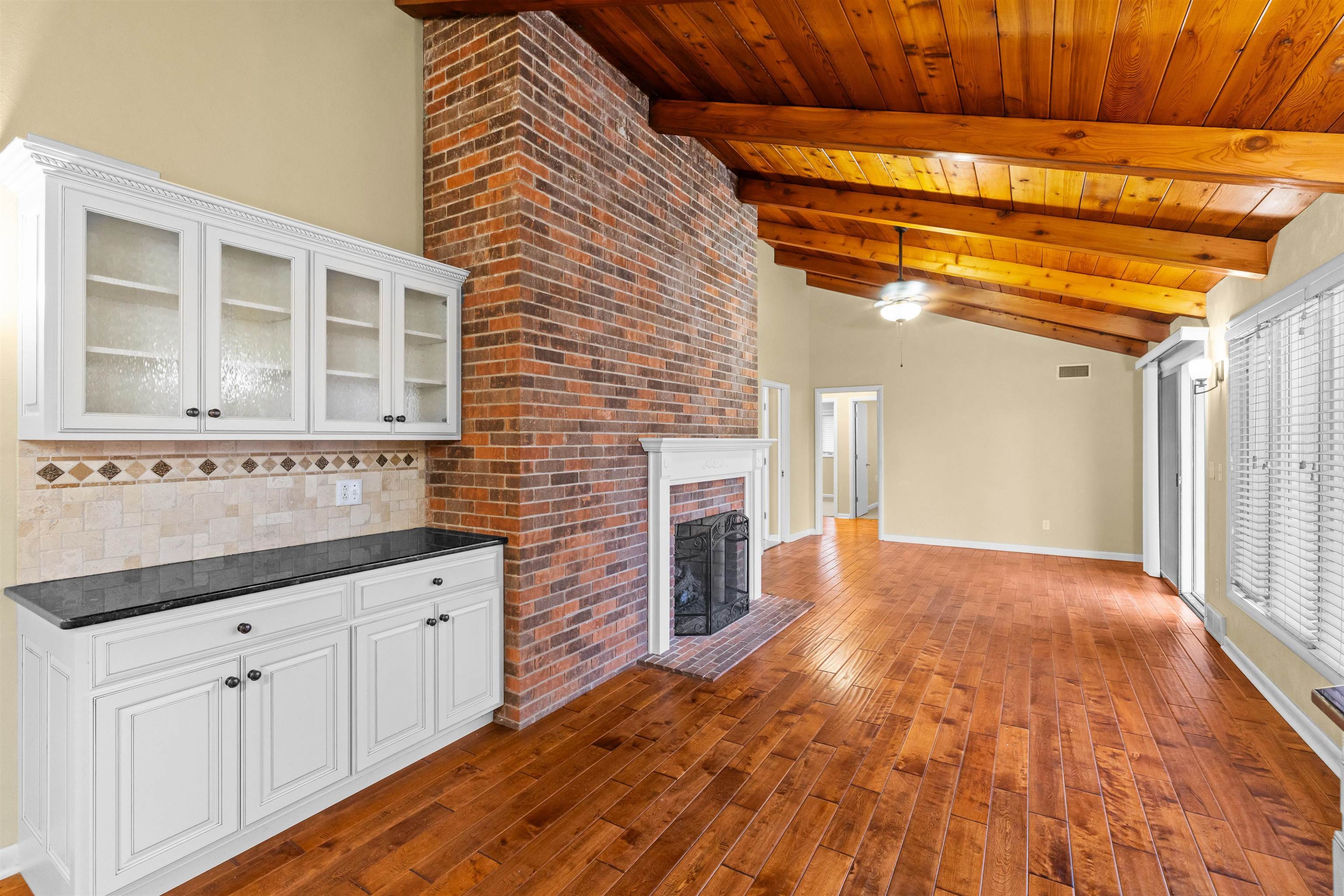 2121 Bittel Road, Owensboro, Kentucky 42301, 3 Bedrooms Bedrooms, ,3 BathroomsBathrooms,Single Family Residence,For Sale,Bittel Road,93671