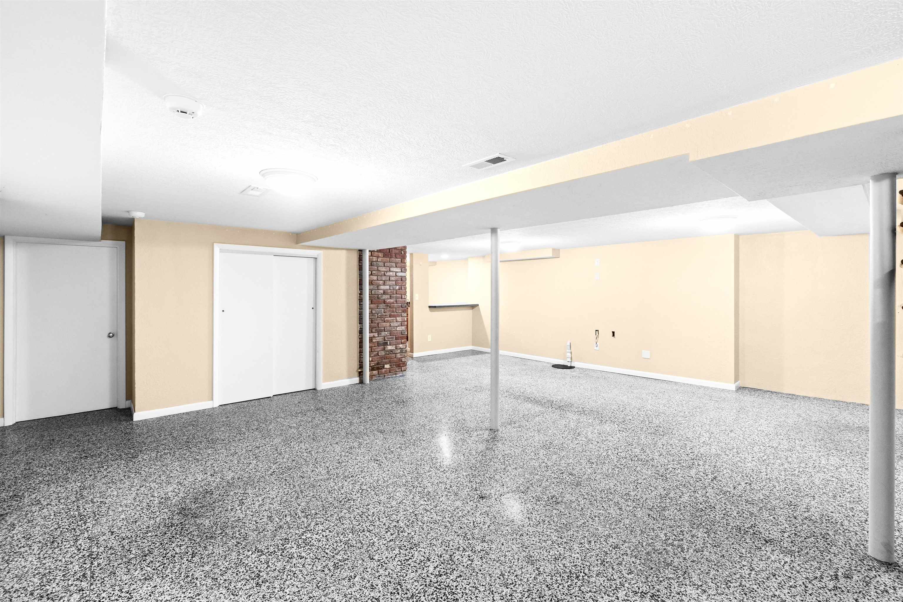 2121 Bittel Road, Owensboro, Kentucky 42301, 3 Bedrooms Bedrooms, ,3 BathroomsBathrooms,Single Family Residence,For Sale,Bittel Road,93671