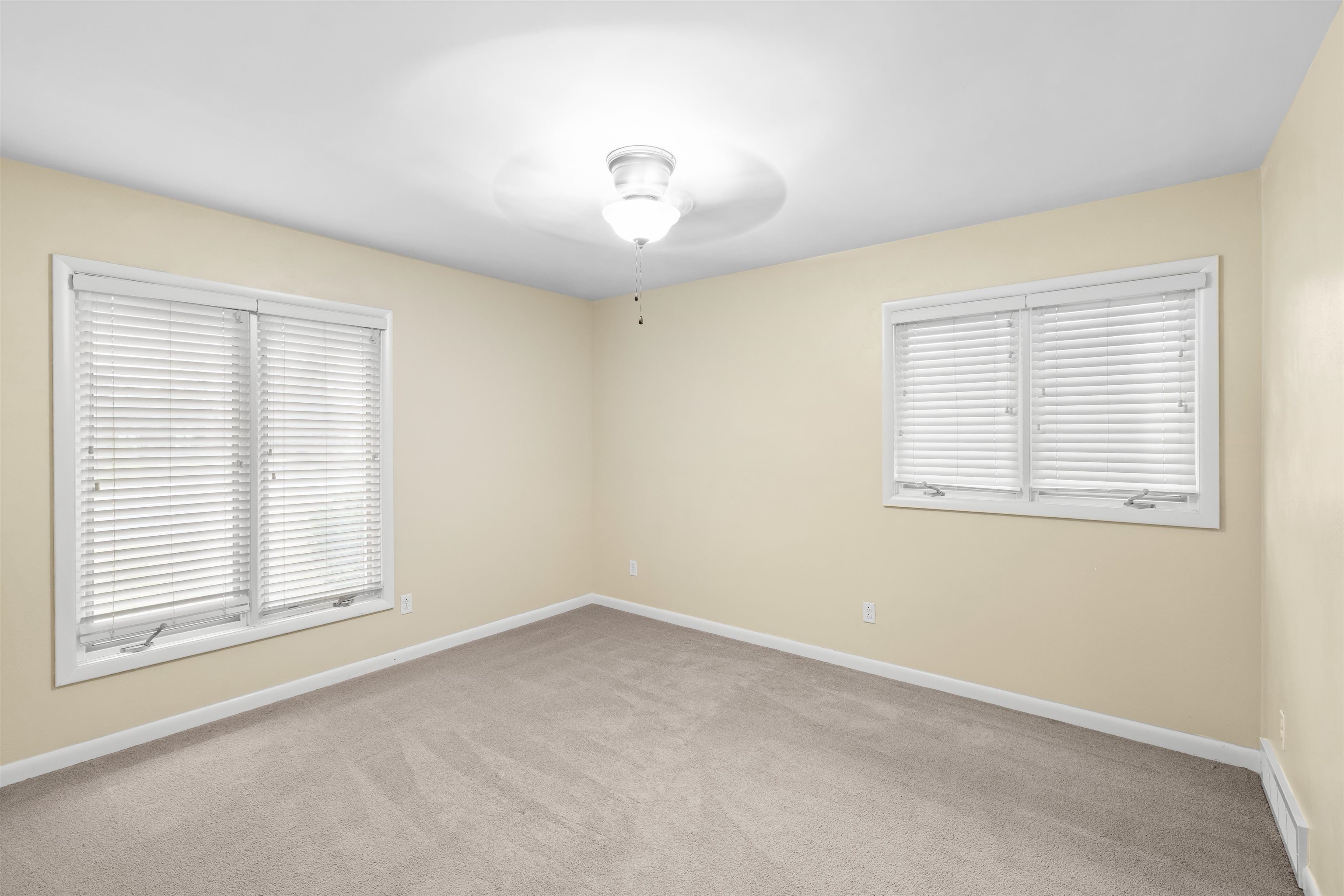 2121 Bittel Road, Owensboro, Kentucky 42301, 3 Bedrooms Bedrooms, ,3 BathroomsBathrooms,Single Family Residence,For Sale,Bittel Road,93671