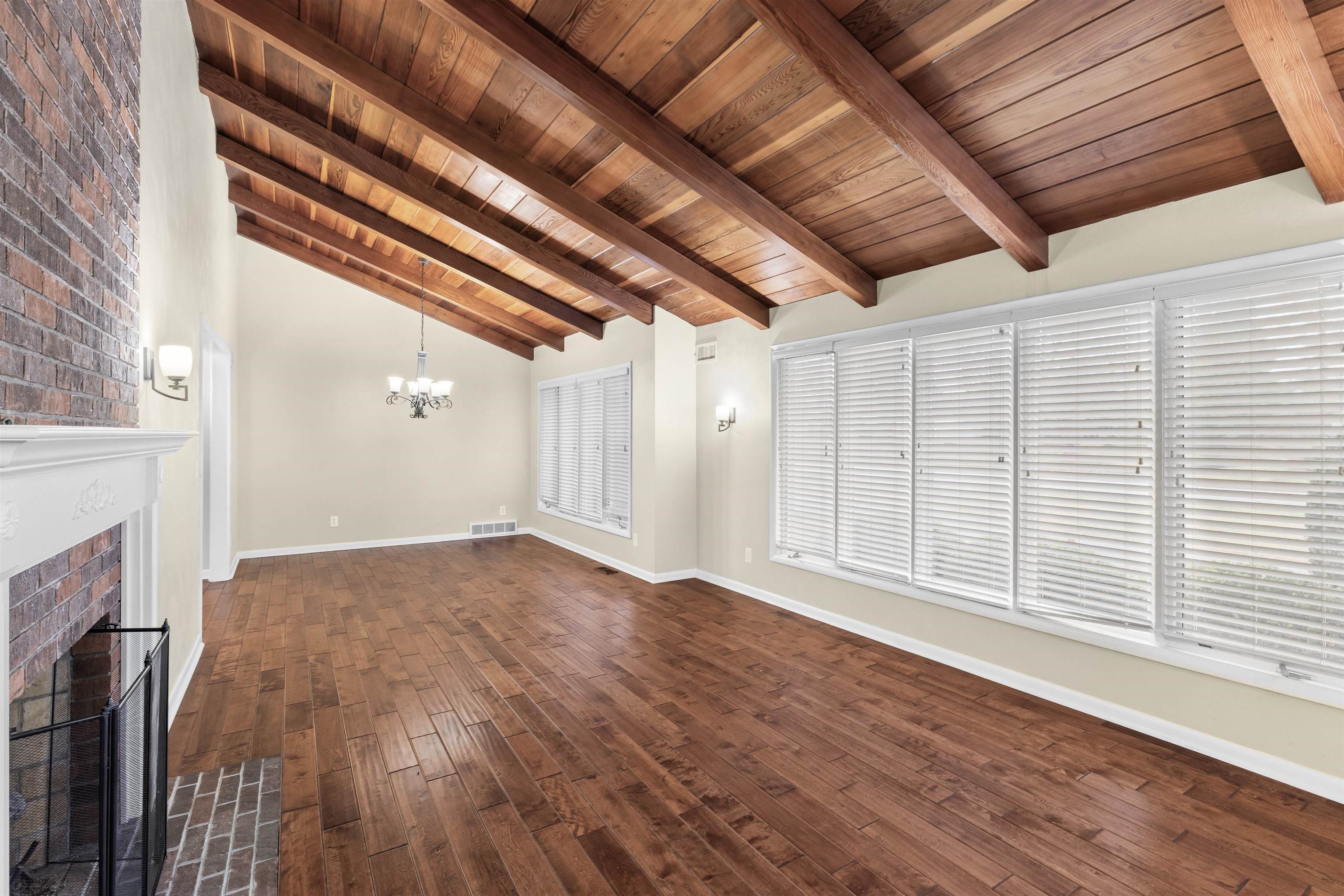 2121 Bittel Road, Owensboro, Kentucky 42301, 3 Bedrooms Bedrooms, ,3 BathroomsBathrooms,Single Family Residence,For Sale,Bittel Road,93671