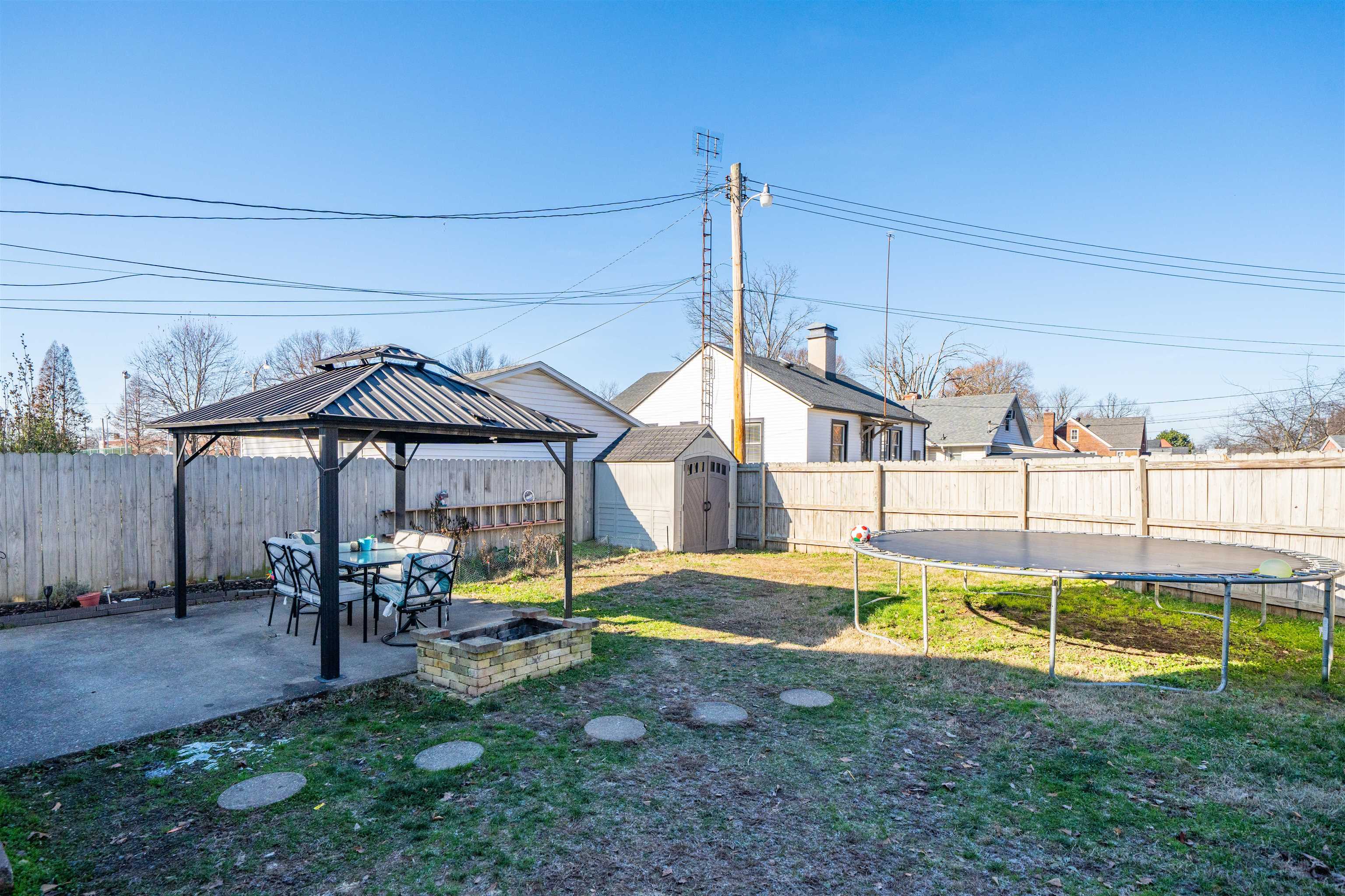 1115 West Parrish Ave, Owensboro, Kentucky 42301, 3 Bedrooms Bedrooms, ,1 BathroomBathrooms,Single Family Residence,For Sale,West Parrish Ave,93672